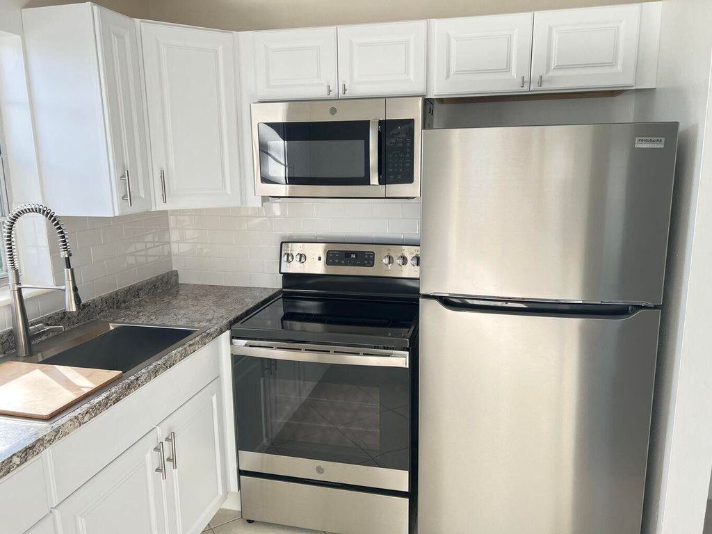 Photo of 162 Camden G, West Palm Beach, FL 33417 (MLS # R11143965)