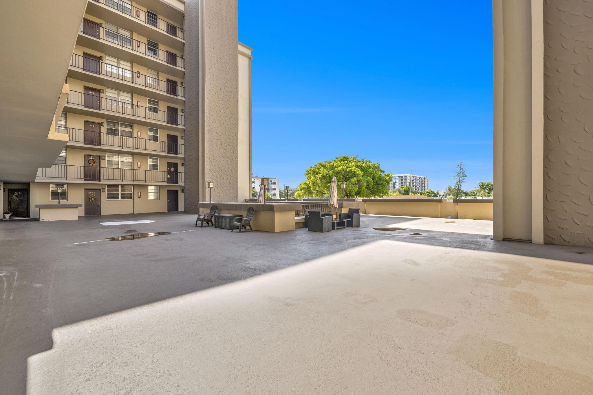 1811 Jefferson St 203