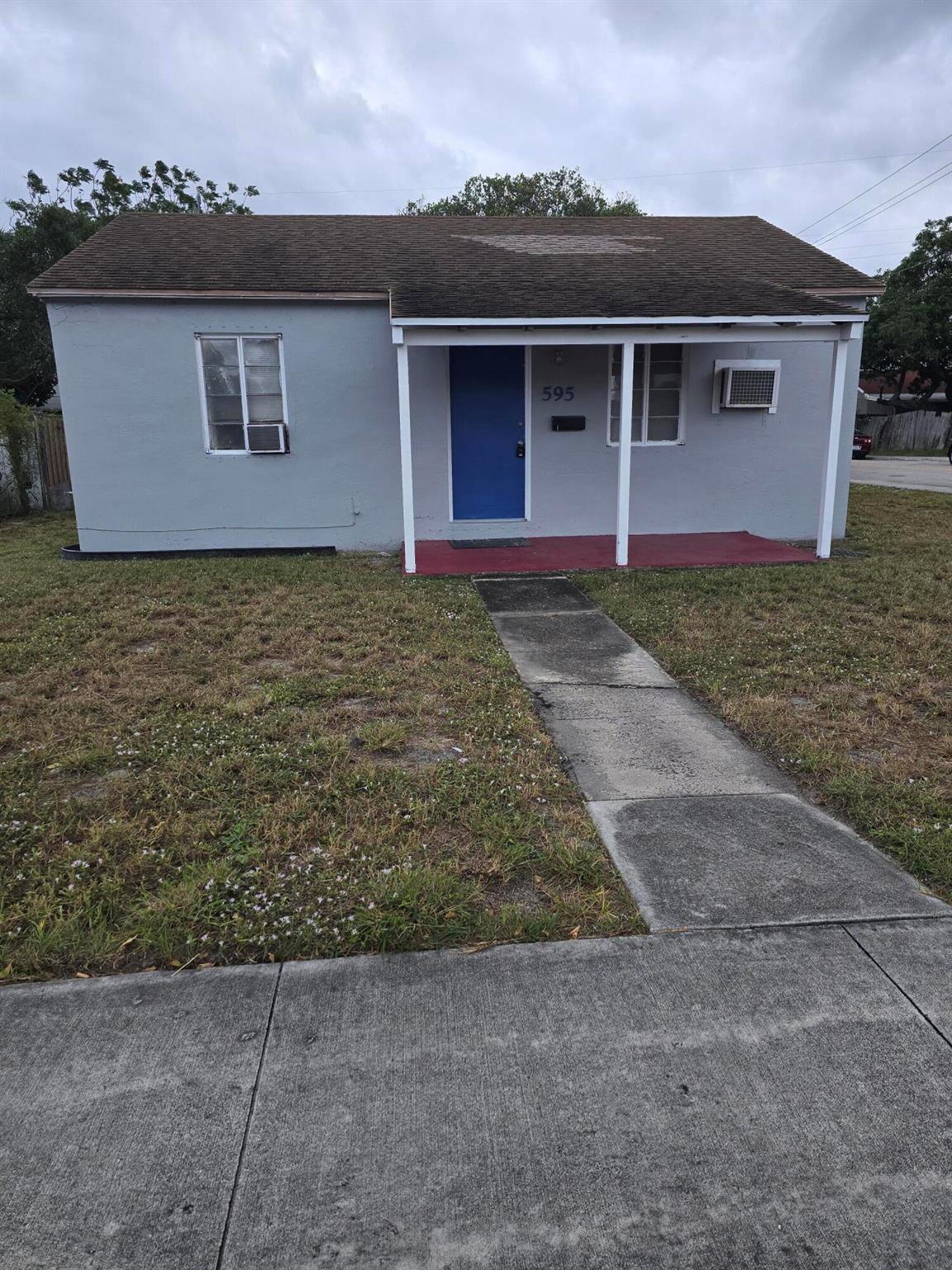 595 W 3rd Street, Riviera Beach, FL, 33404/$239,000 1 595 W 3rd Street