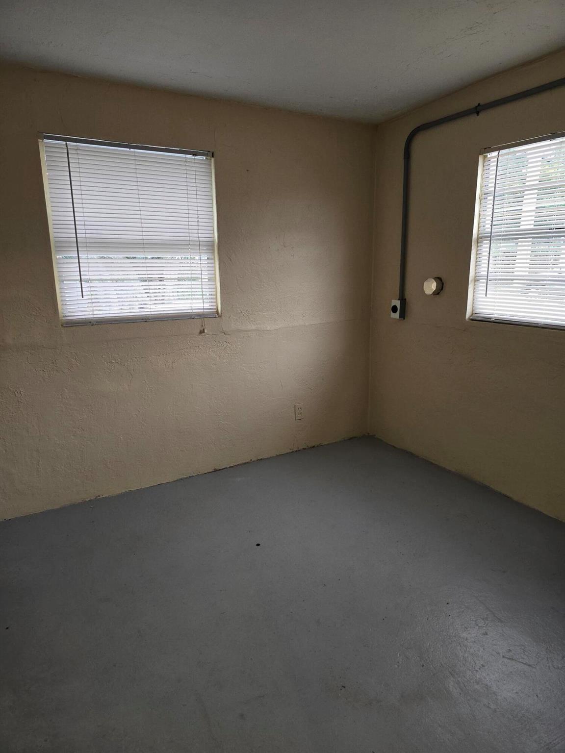 595 W 3rd Street, Riviera Beach, FL, 33404/$239,000 4 595 W 3rd Street