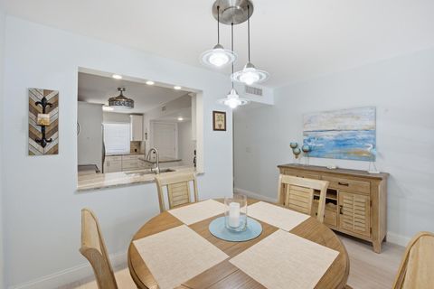 Tiny photo for 3138 Via Poinciana #306, Lake Worth, FL 33467 (MLS # B26017850)