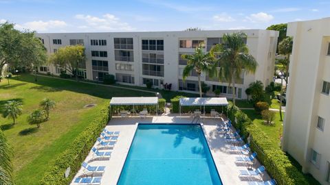 Tiny photo for 3138 Via Poinciana #306, Lake Worth, FL 33467 (MLS # B26017850)