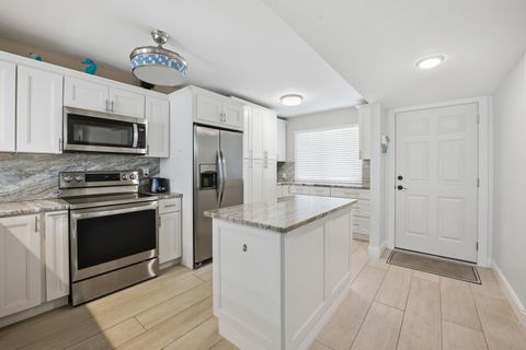 Tiny photo for 3138 Via Poinciana #306, Lake Worth, FL 33467 (MLS # B26017850)