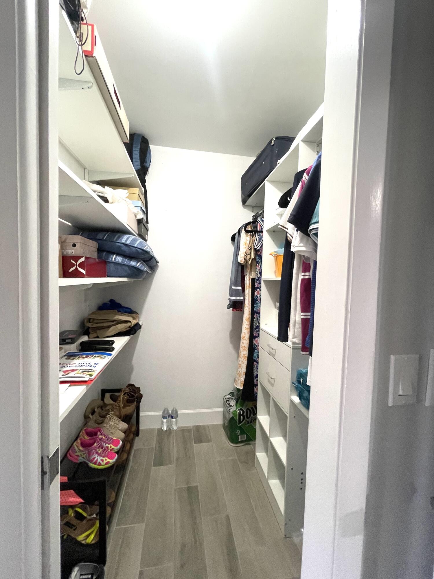 CRESTHAVEN TOWNHOMES SEC 5 CONDO - Residential