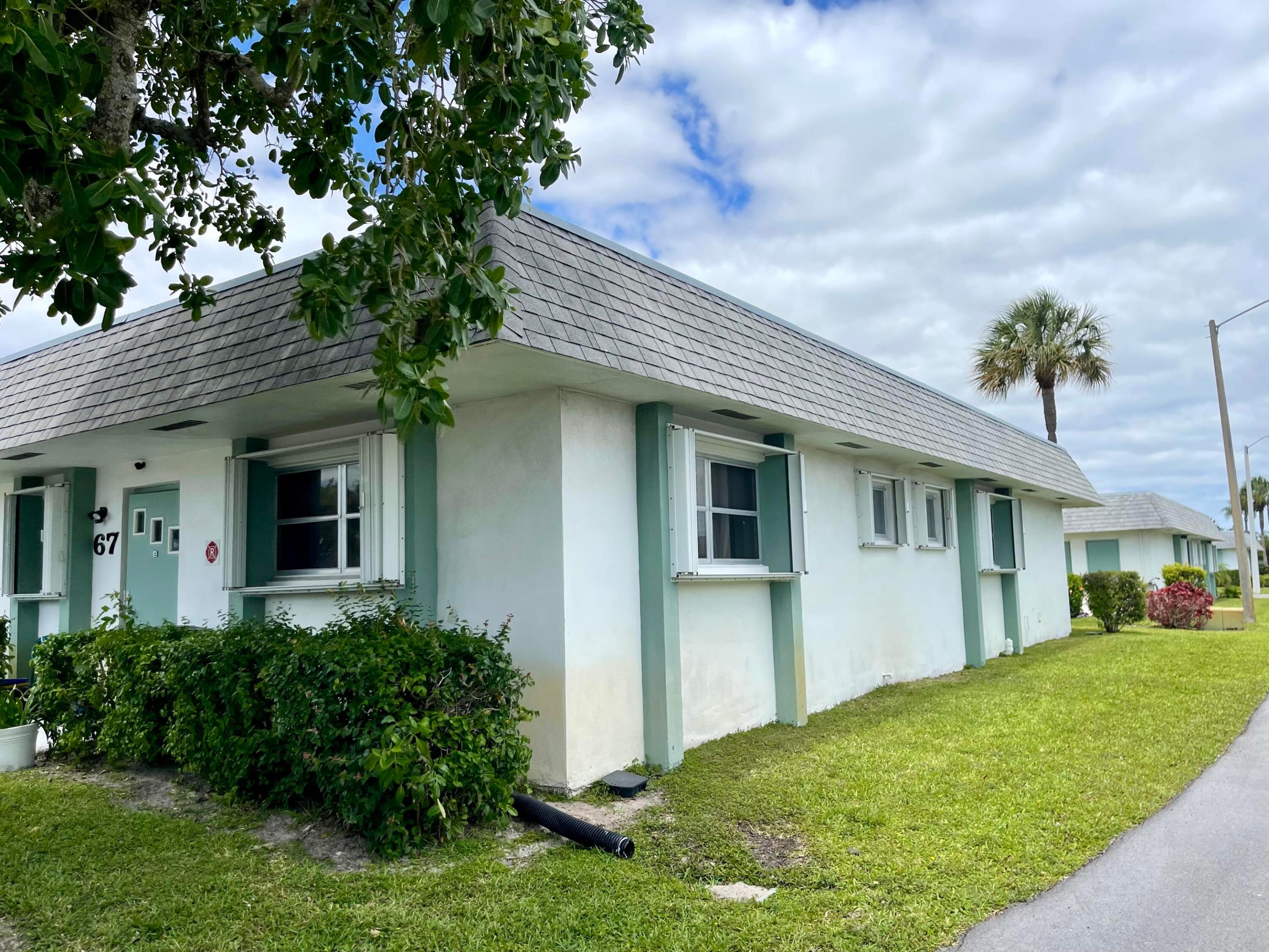 CRESTHAVEN TOWNHOMES SEC 5 CONDO - Residential