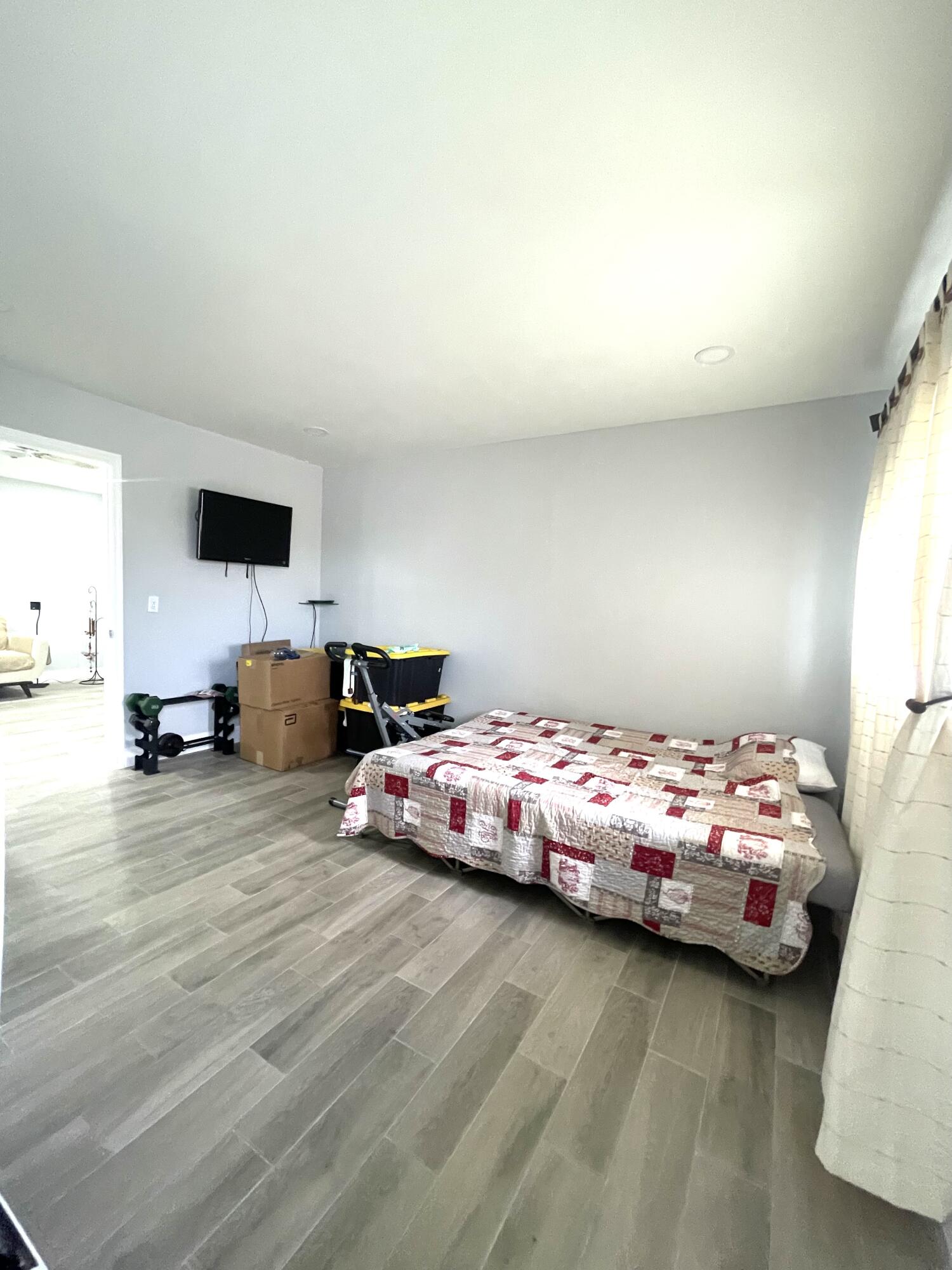 CRESTHAVEN TOWNHOMES SEC 5 CONDO - Residential