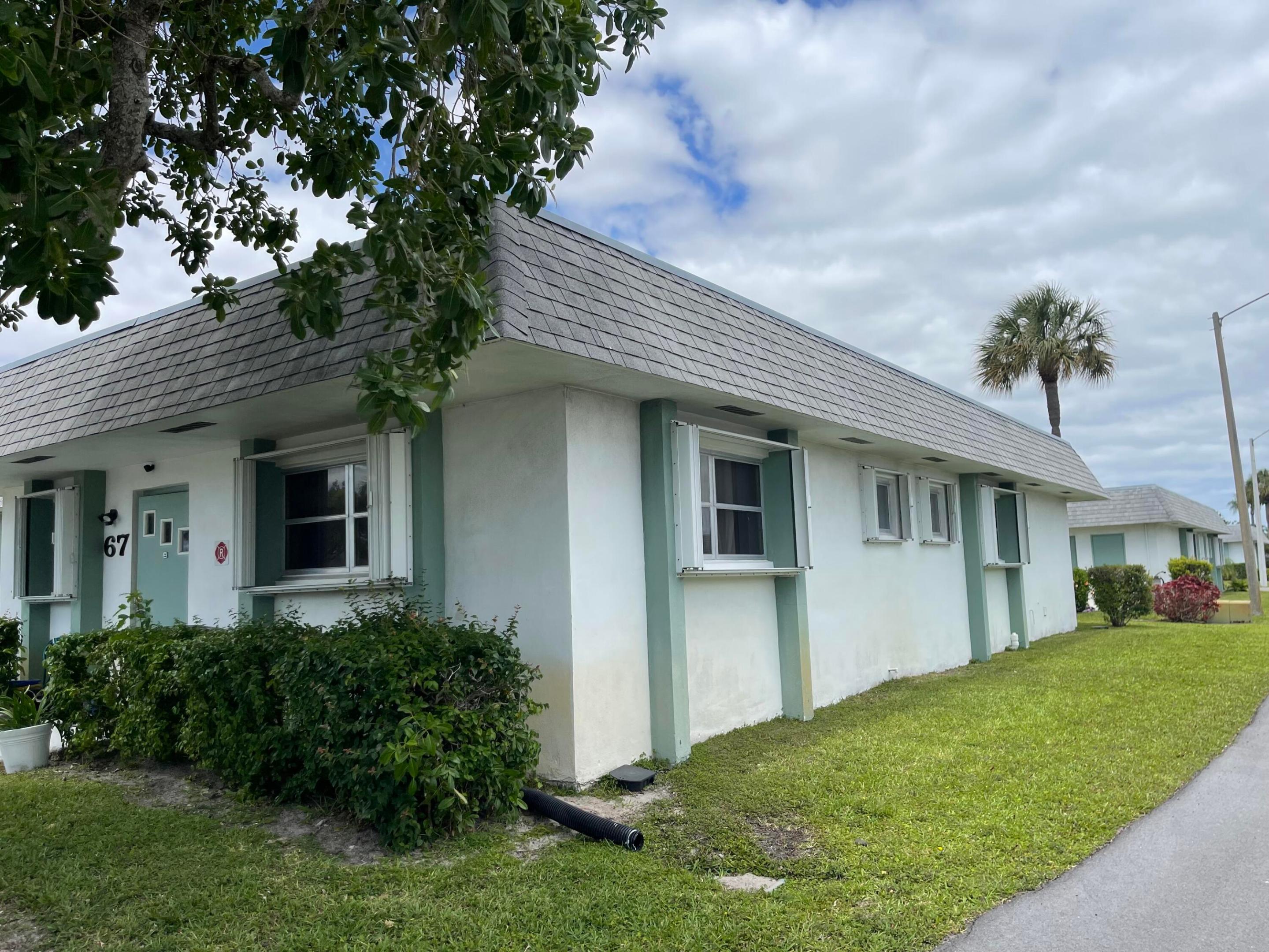 CRESTHAVEN TOWNHOMES SEC 5 CONDO - Residential