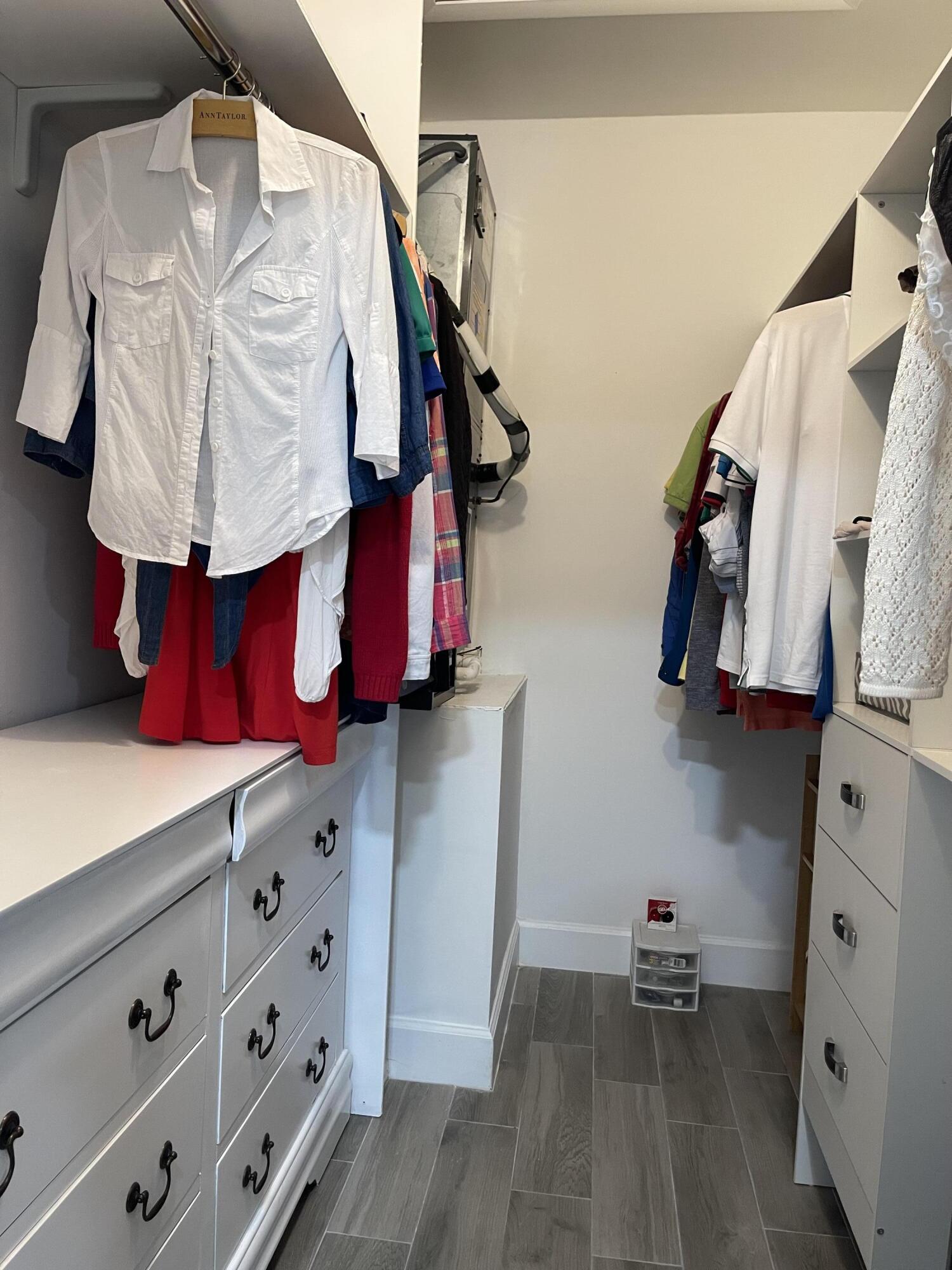 CRESTHAVEN TOWNHOMES SEC 5 CONDO - Residential