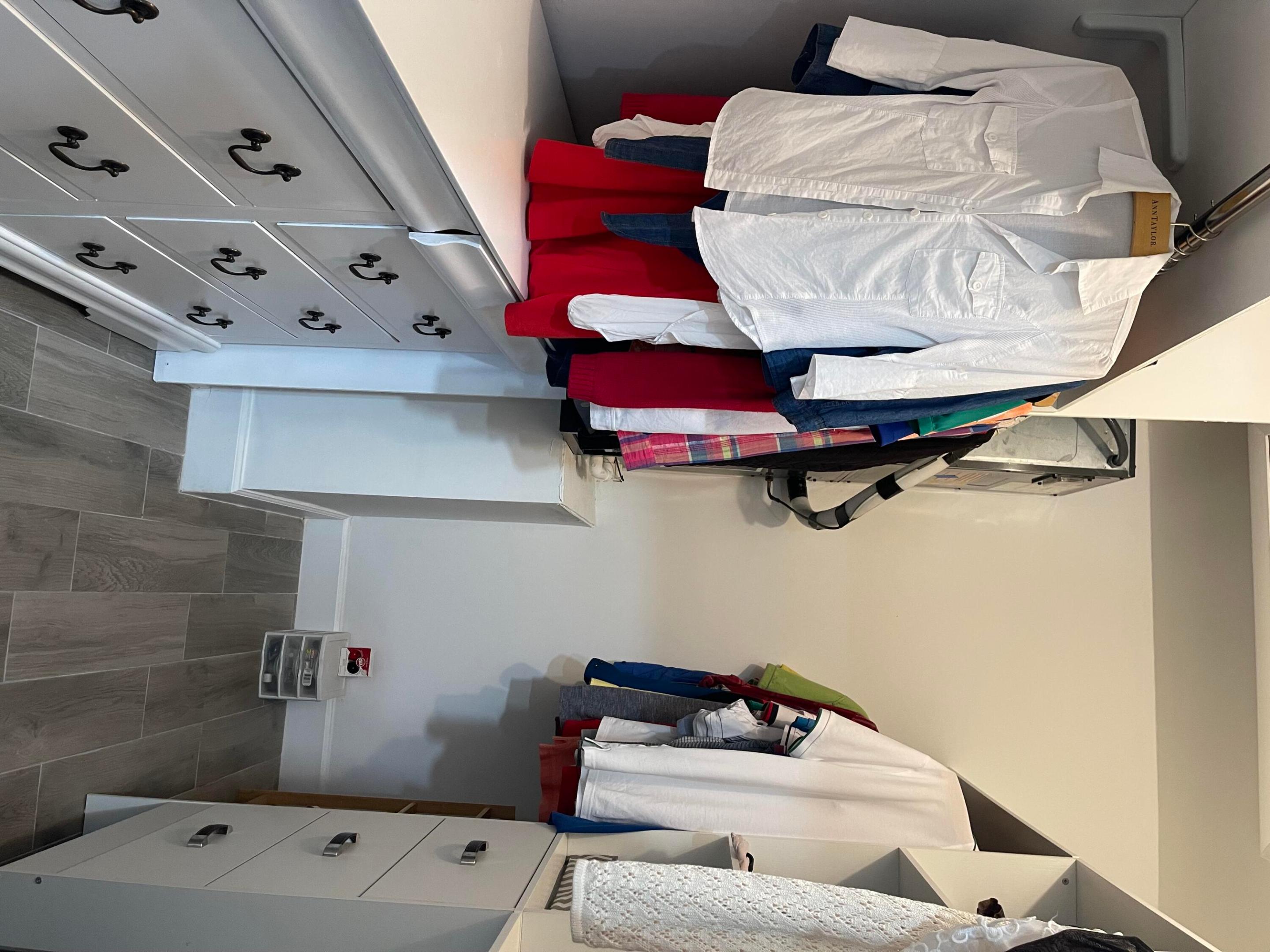 CRESTHAVEN TOWNHOMES SEC 5 CONDO - Residential