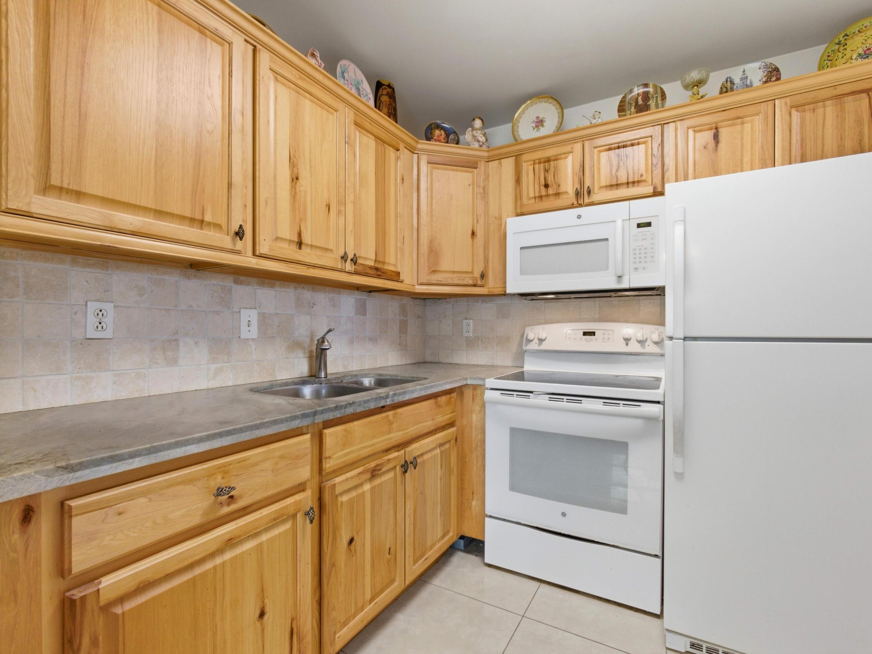 STERLING VILLAGE 480 CONDO - Residential