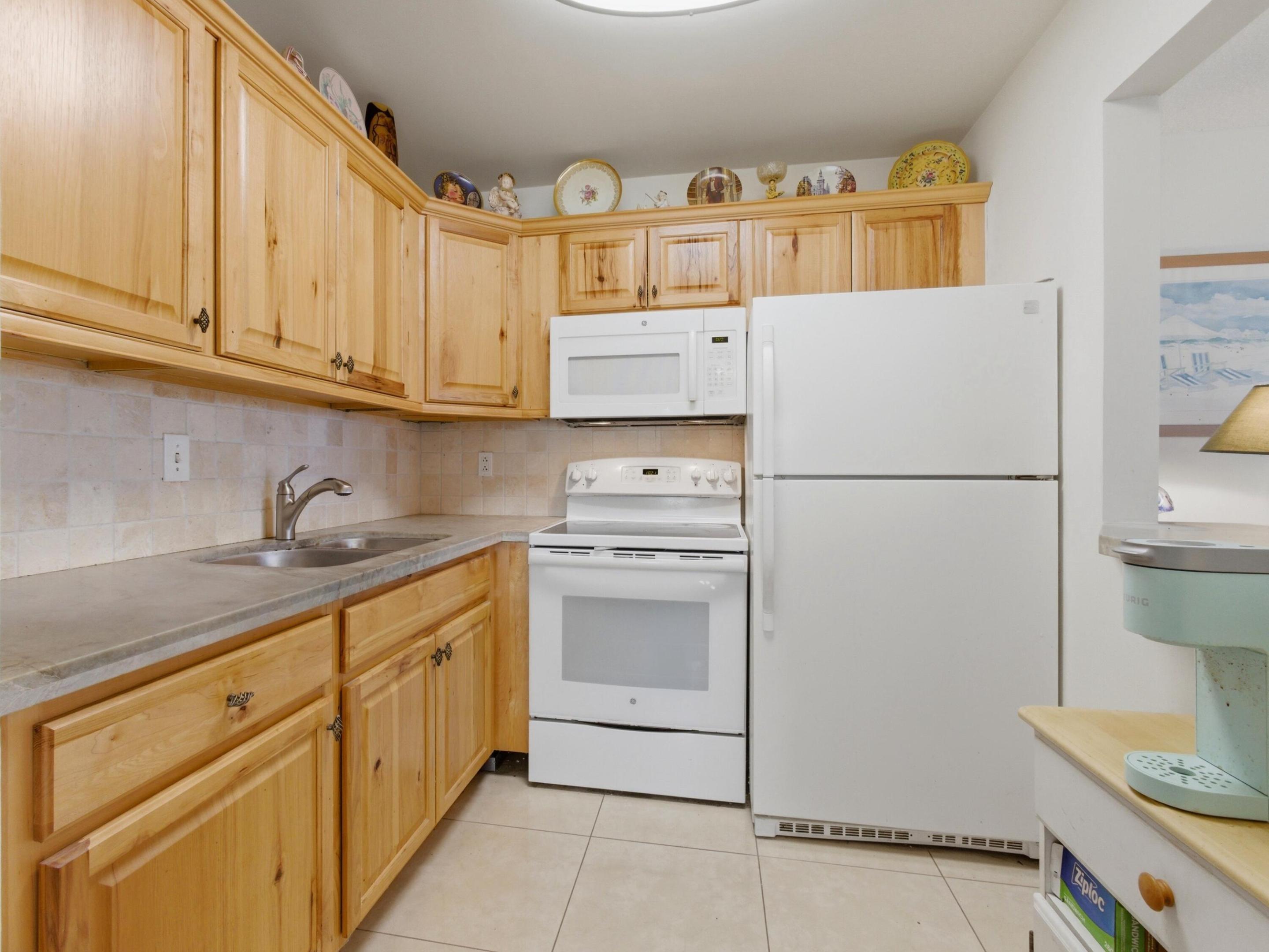 STERLING VILLAGE 480 CONDO - Residential