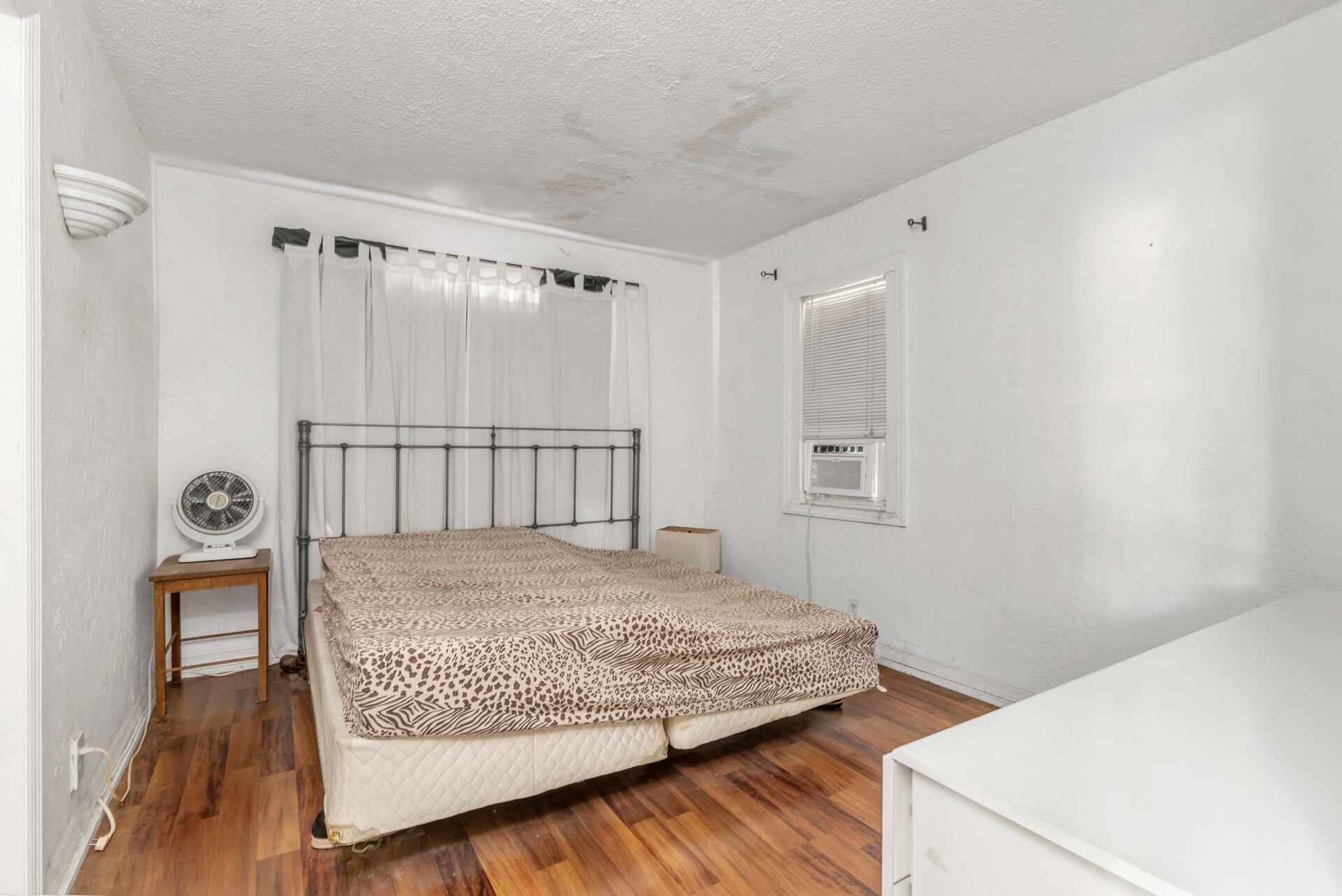 ESTATES OF SOUTH PALM BEACH - Residential Income