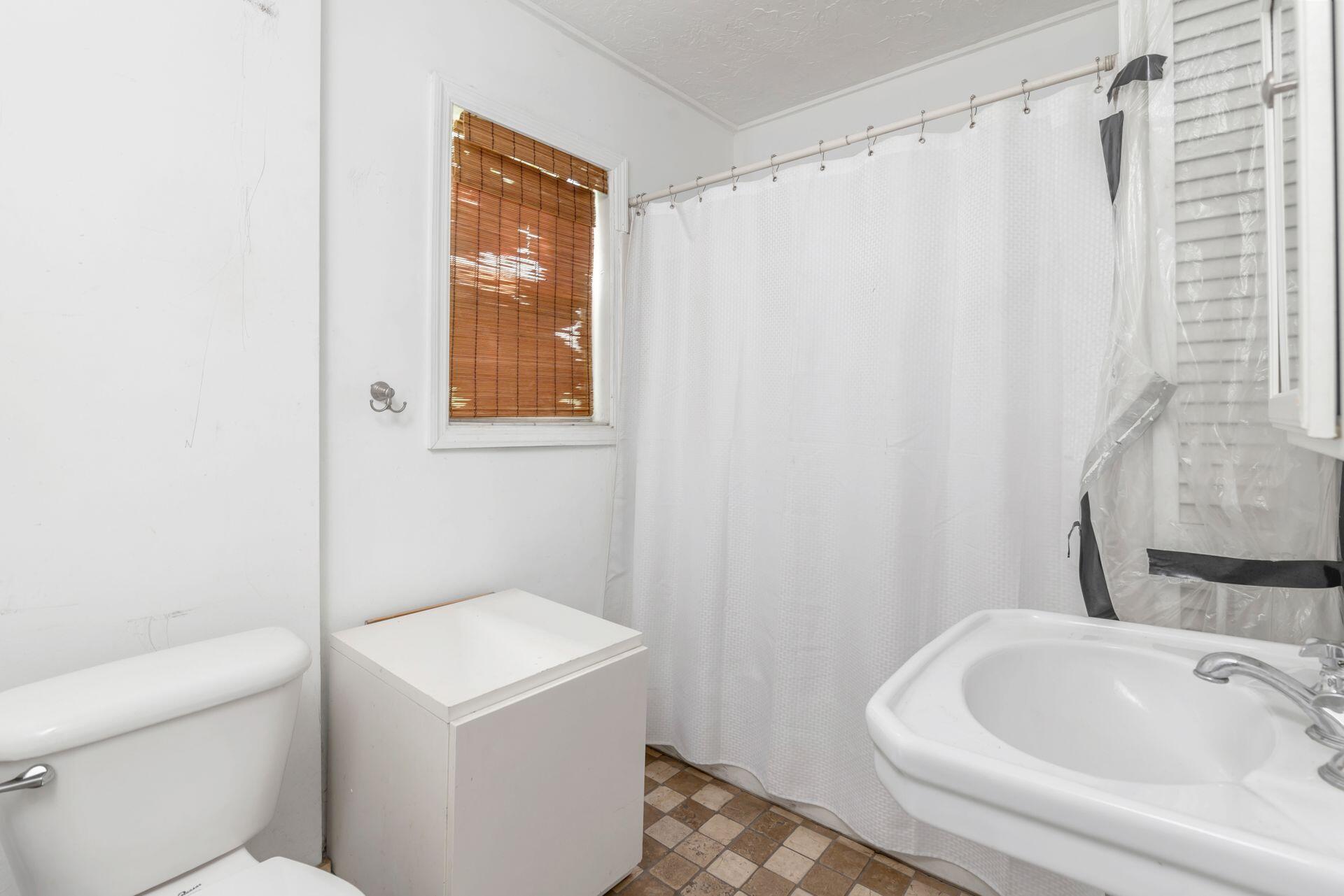 ESTATES OF SOUTH PALM BEACH - Residential Income