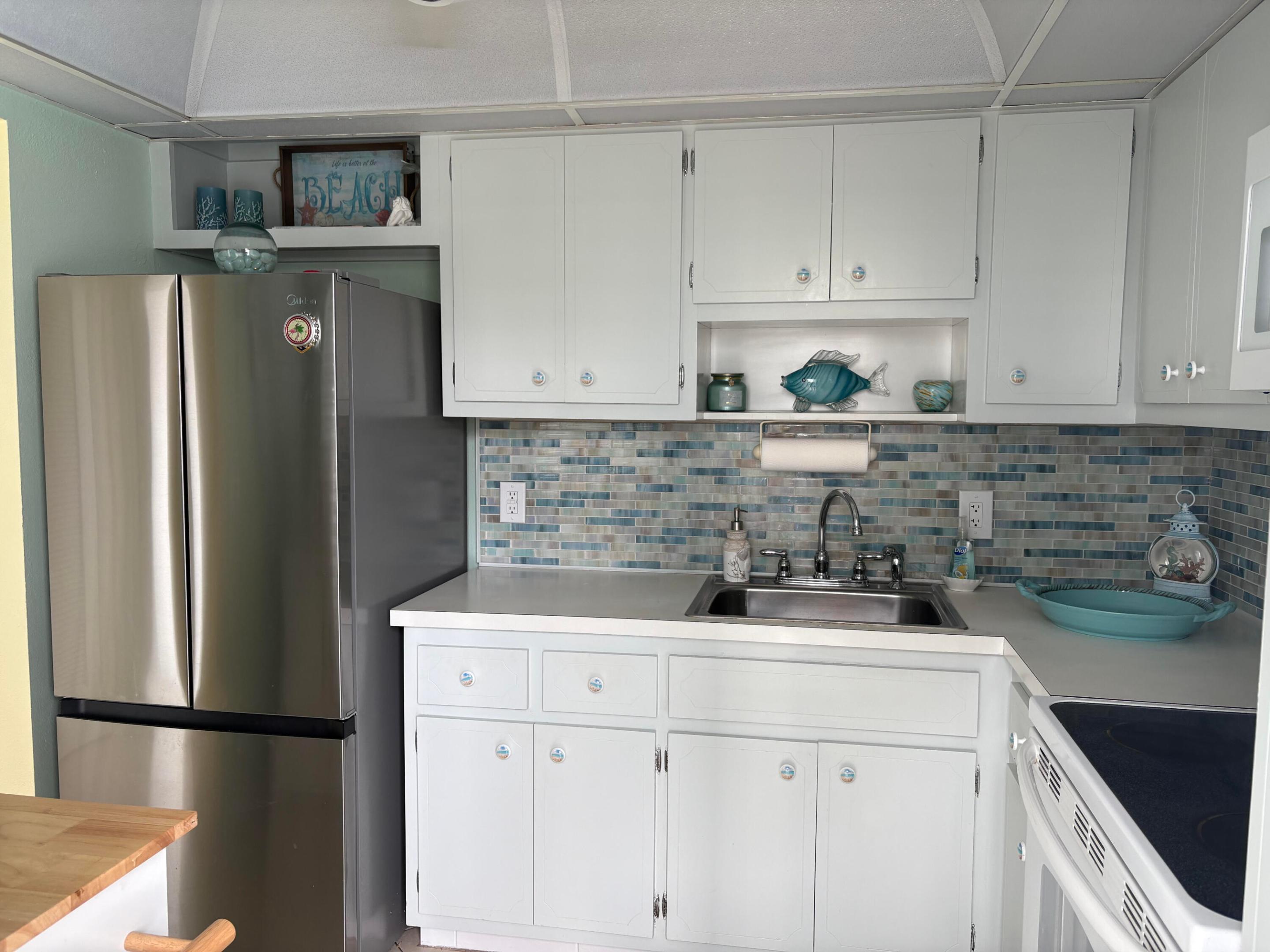 GRANADA HOUSE CONDOMINIUM - Residential