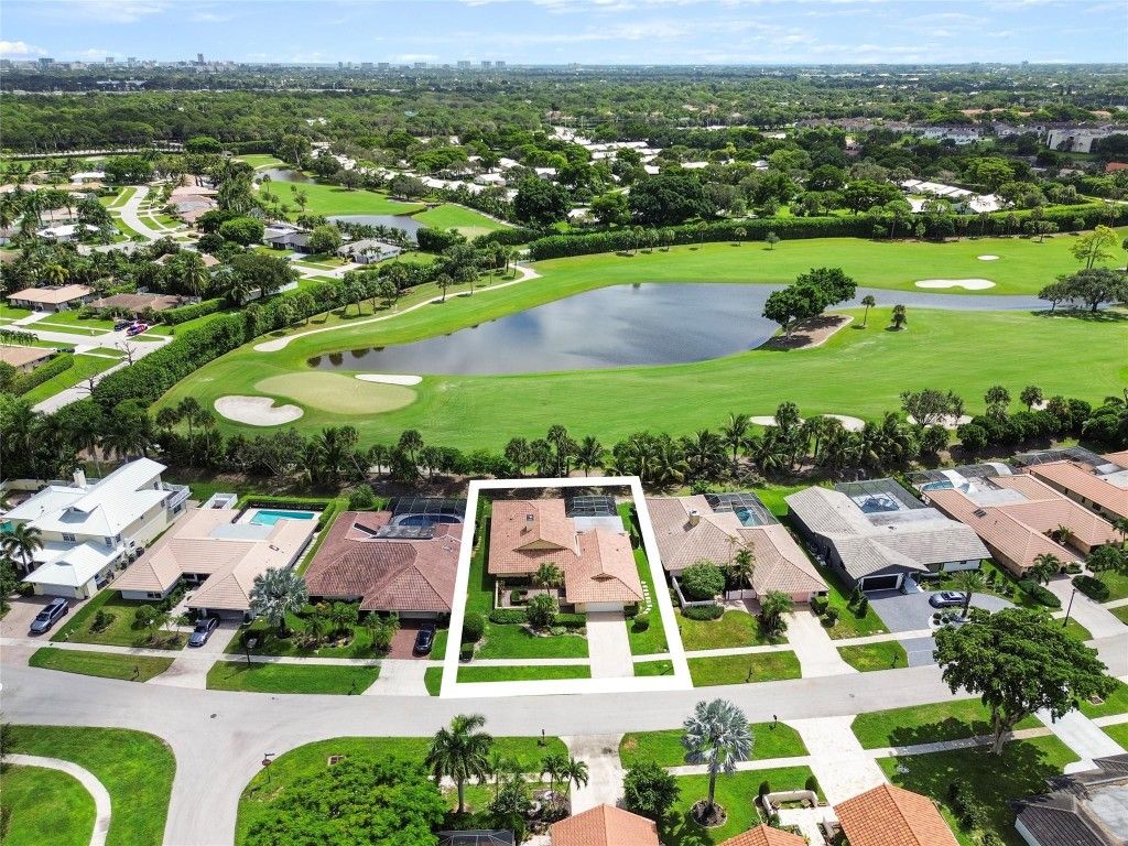 Photo of 5868 Pinebrook Drive, Boca Raton, FL 33433 (MLS # F10544616)