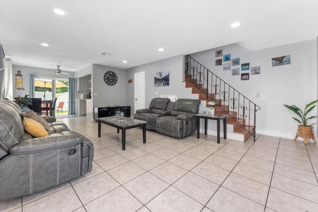 Photo of 1129 N Andrews Avenue, Fort Lauderdale, FL 33311 (MLS # B26014072)