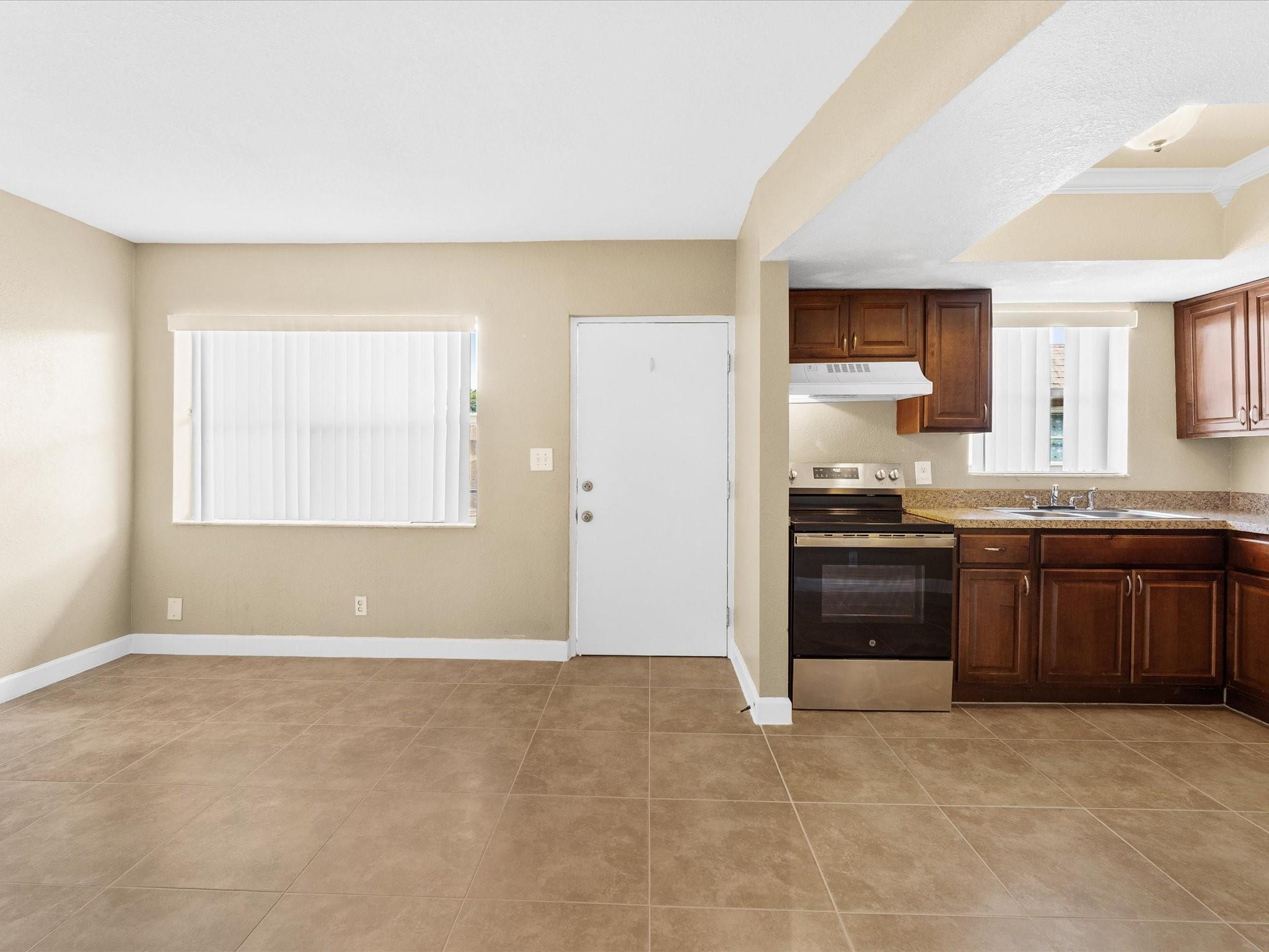 101 NE 41st St E78