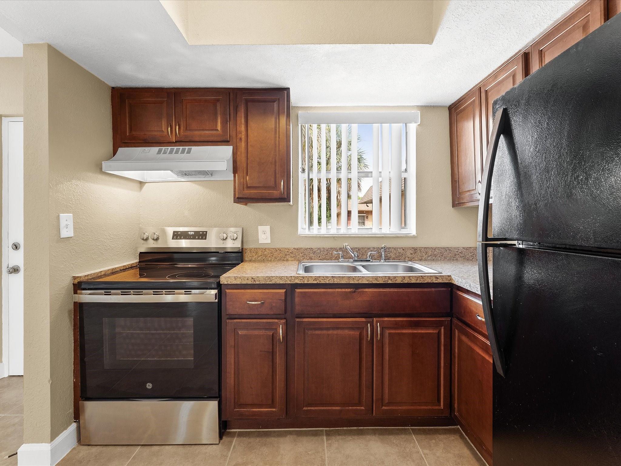 101 NE 41st St E78