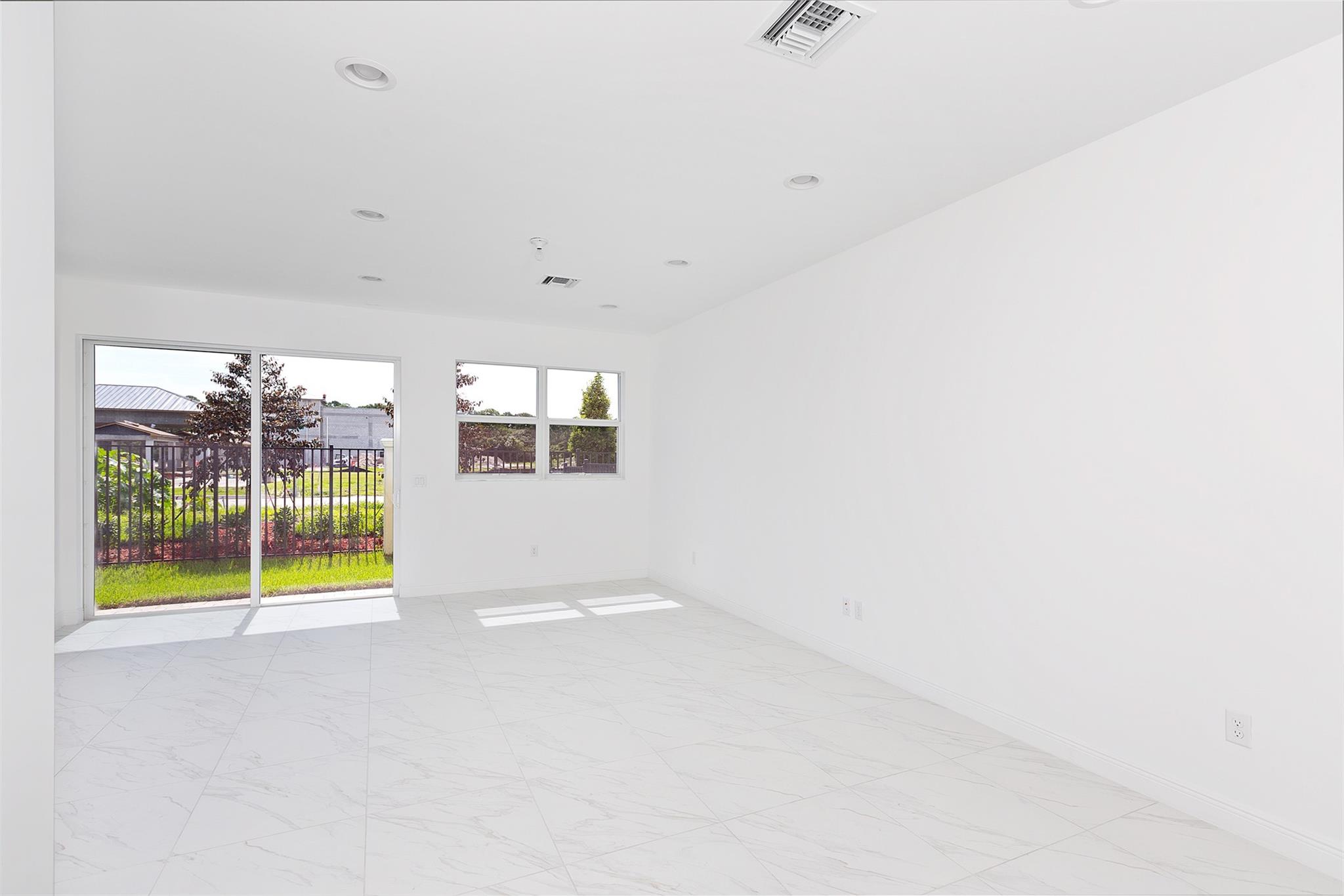 IN THE PINES - Residential Lease