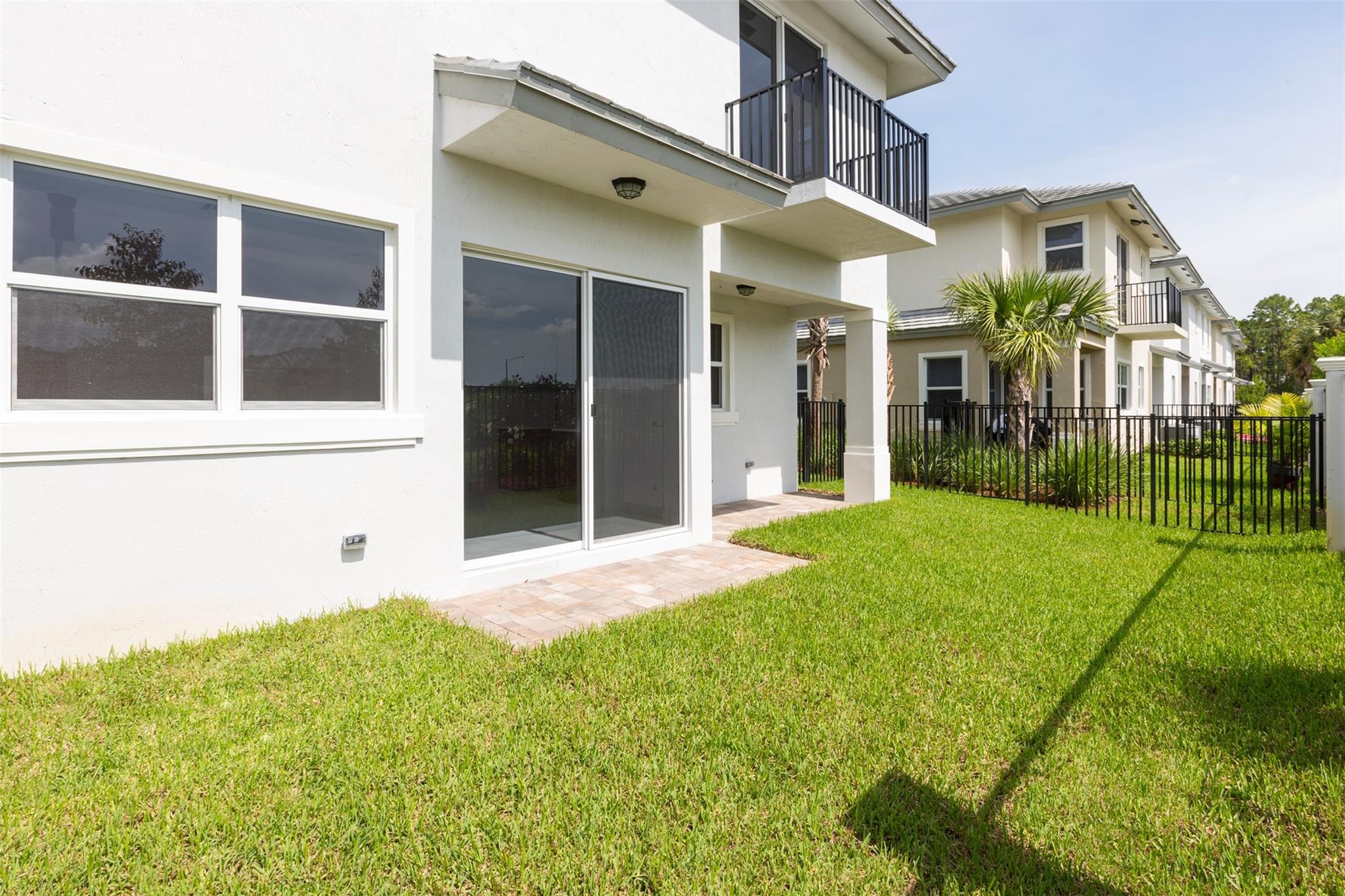 IN THE PINES - Residential Lease