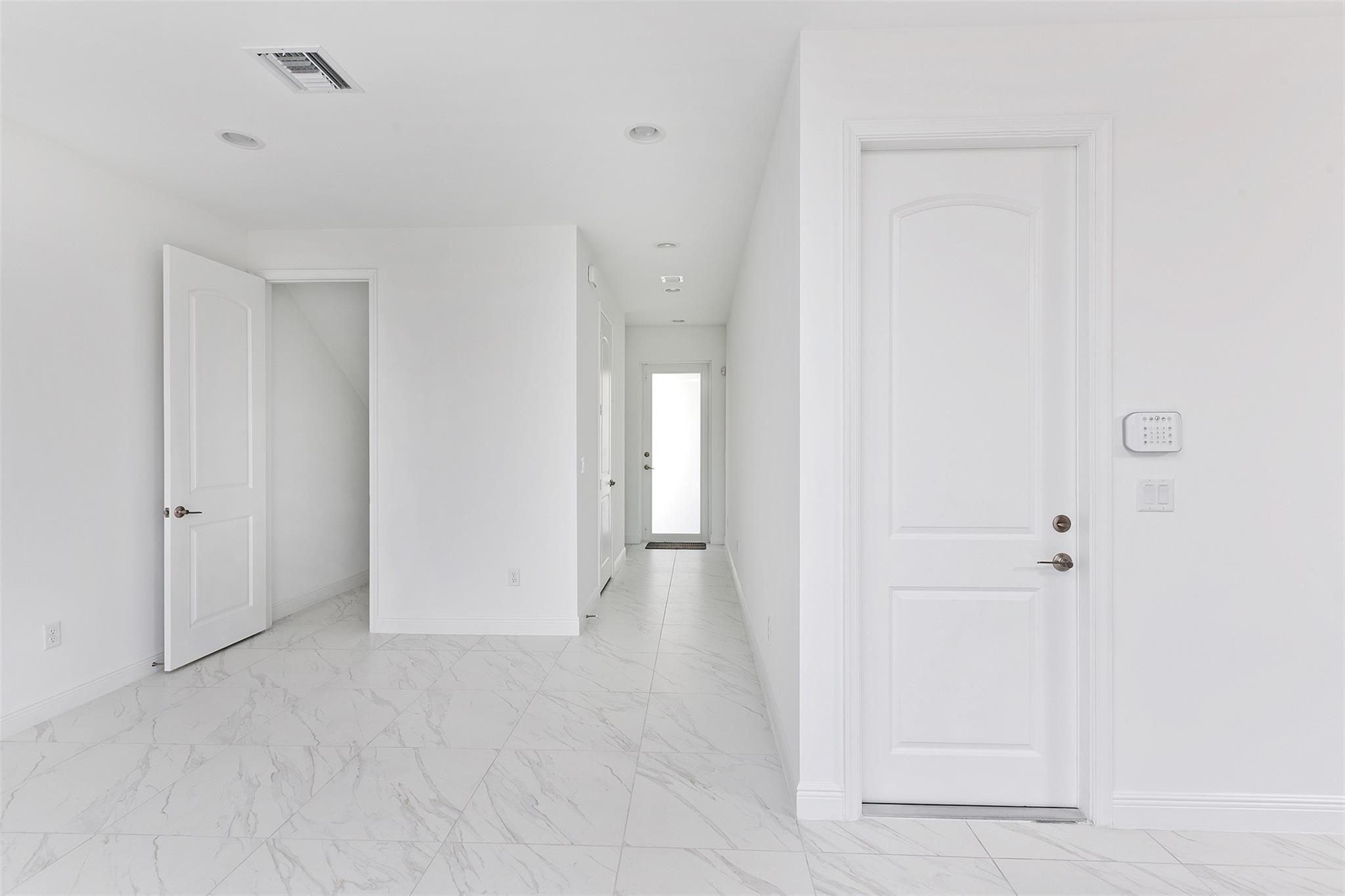 IN THE PINES - Residential Lease