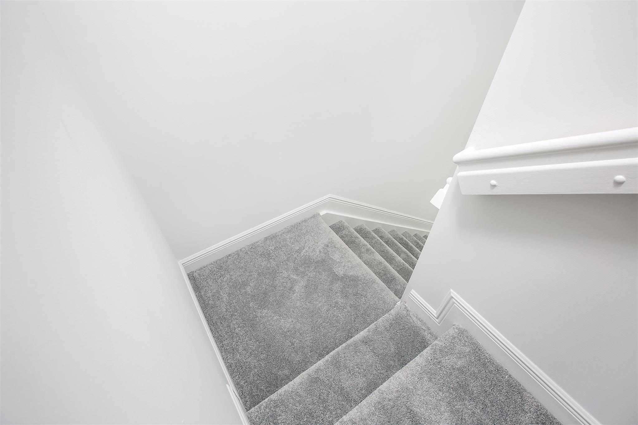 IN THE PINES - Residential Lease