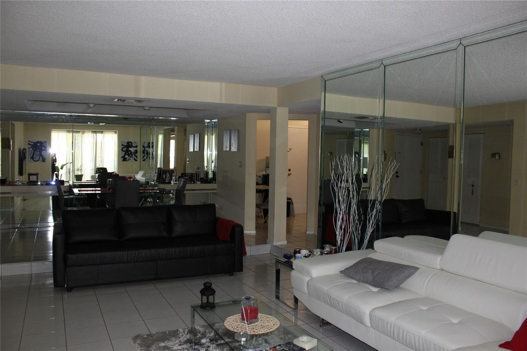 Photo of 3660 Inverrary Drive #3V, Lauderhill, FL 33319 (MLS # F10435377)