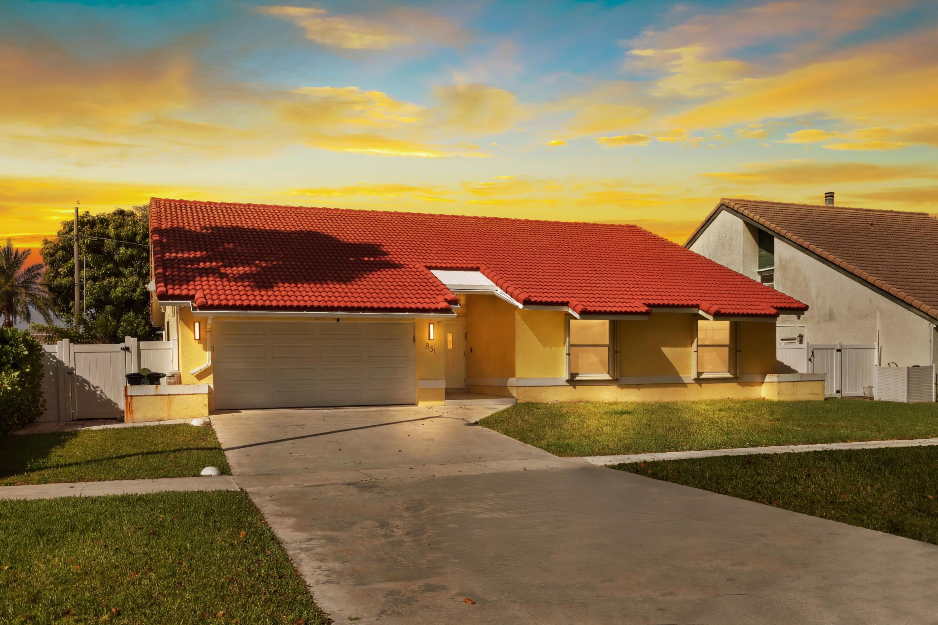 281 N Country Club Boulevard