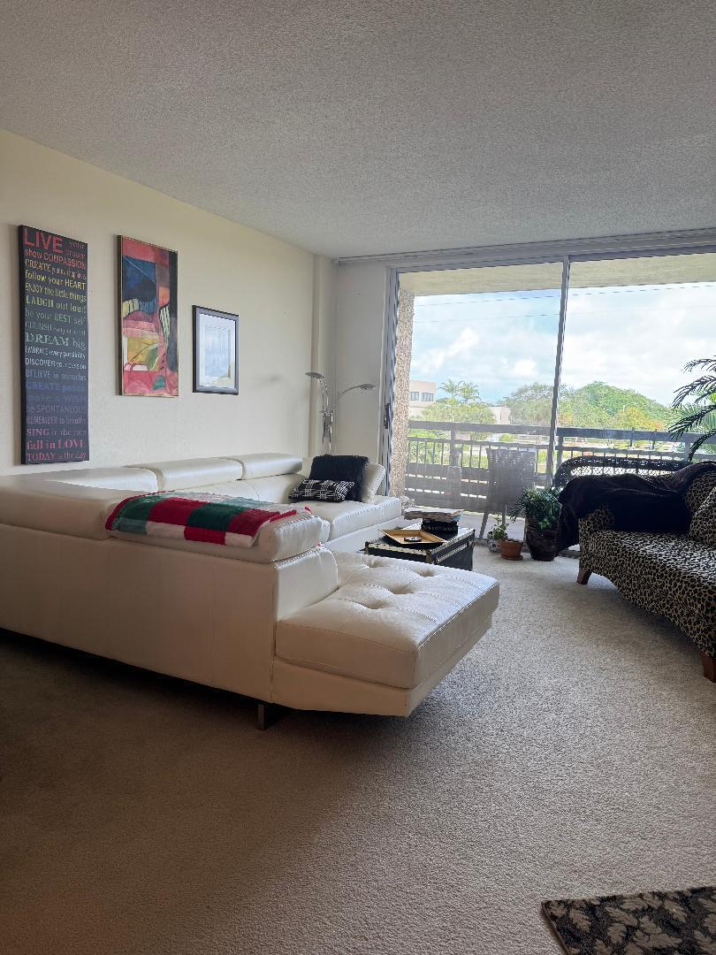 555 NW 4th Avenue 2240