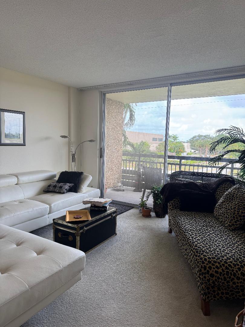 555 NW 4th Avenue 2240
