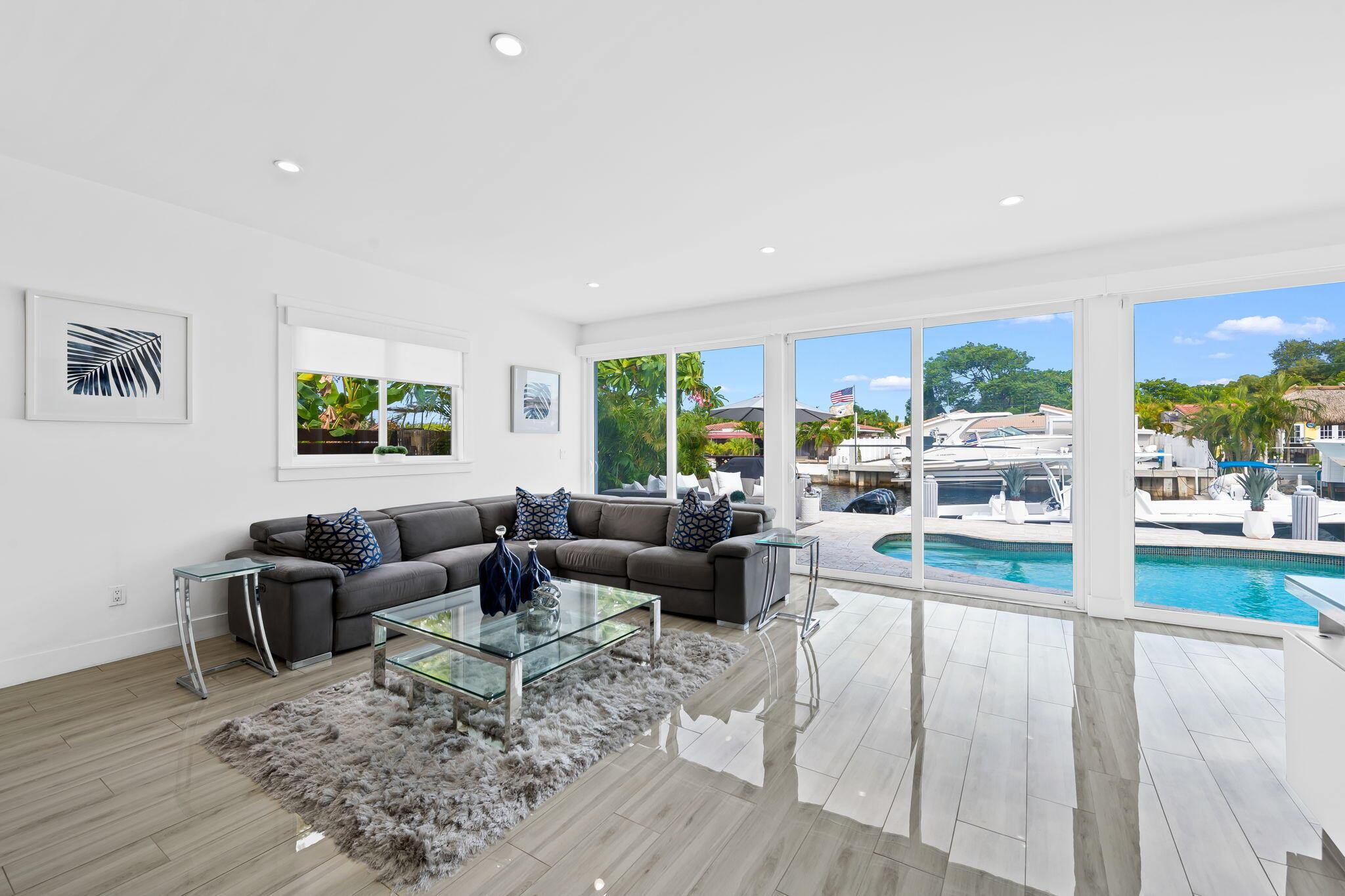 POMPANO ISLES - Residential