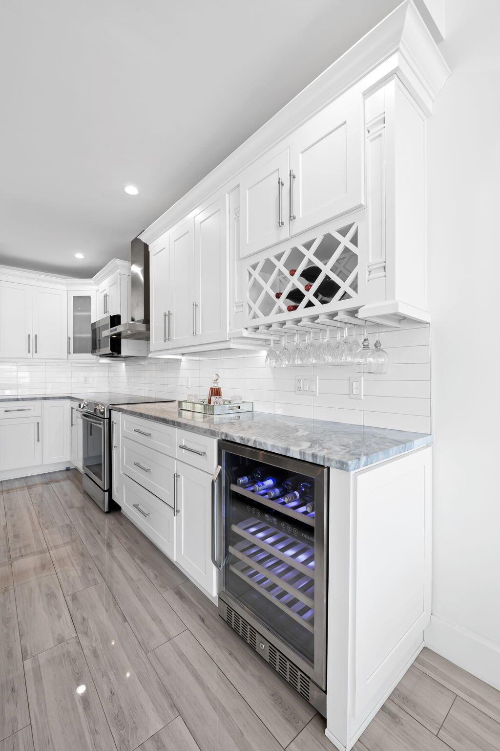 POMPANO ISLES - Residential