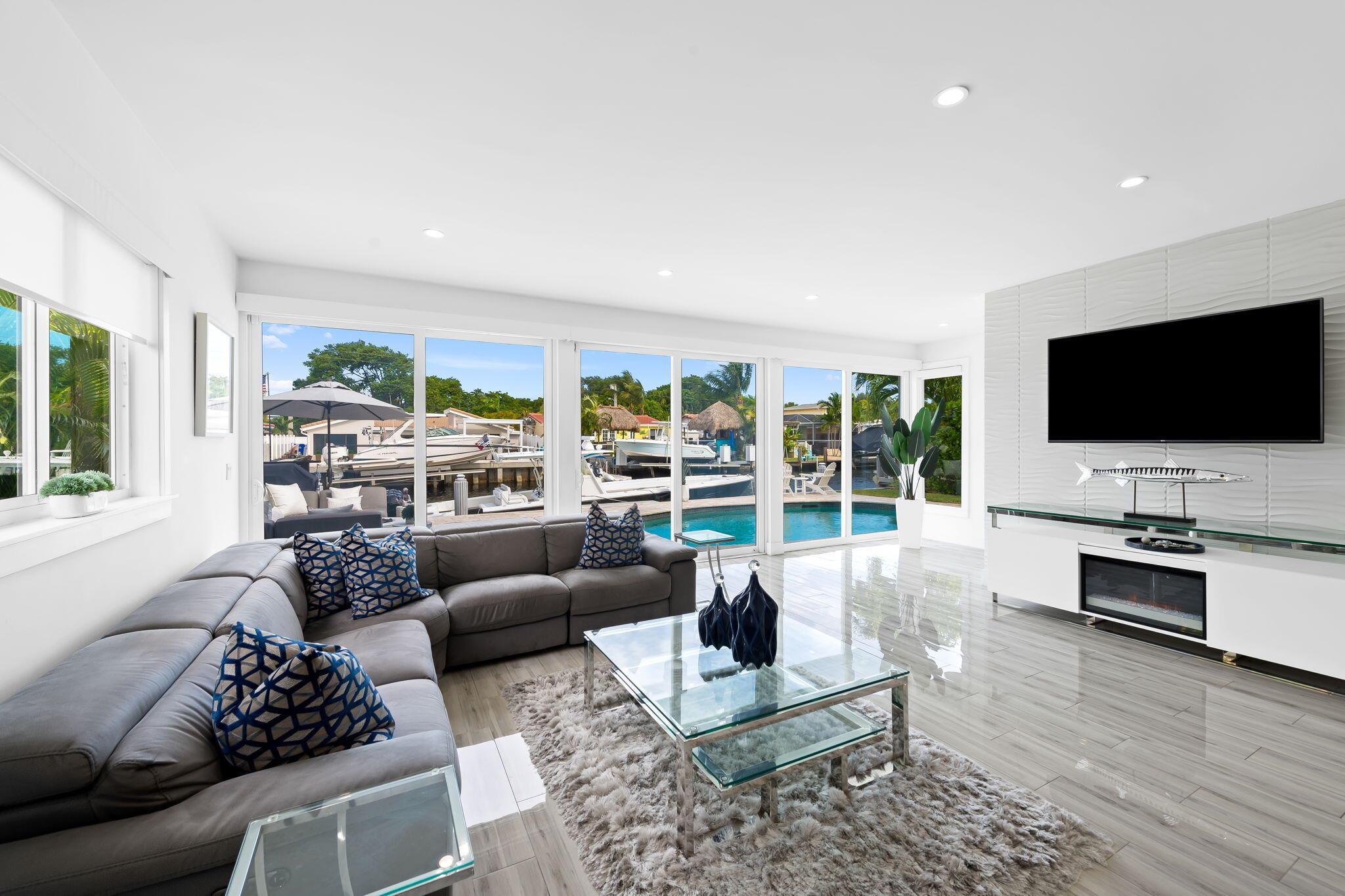 POMPANO ISLES - Residential