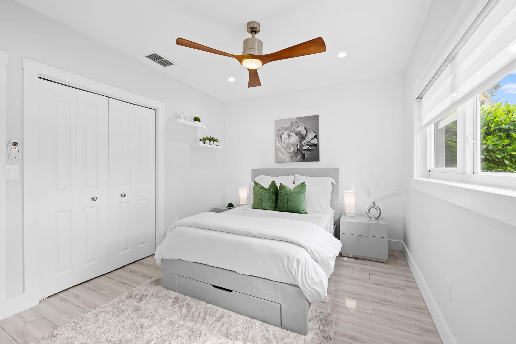 POMPANO ISLES - Residential