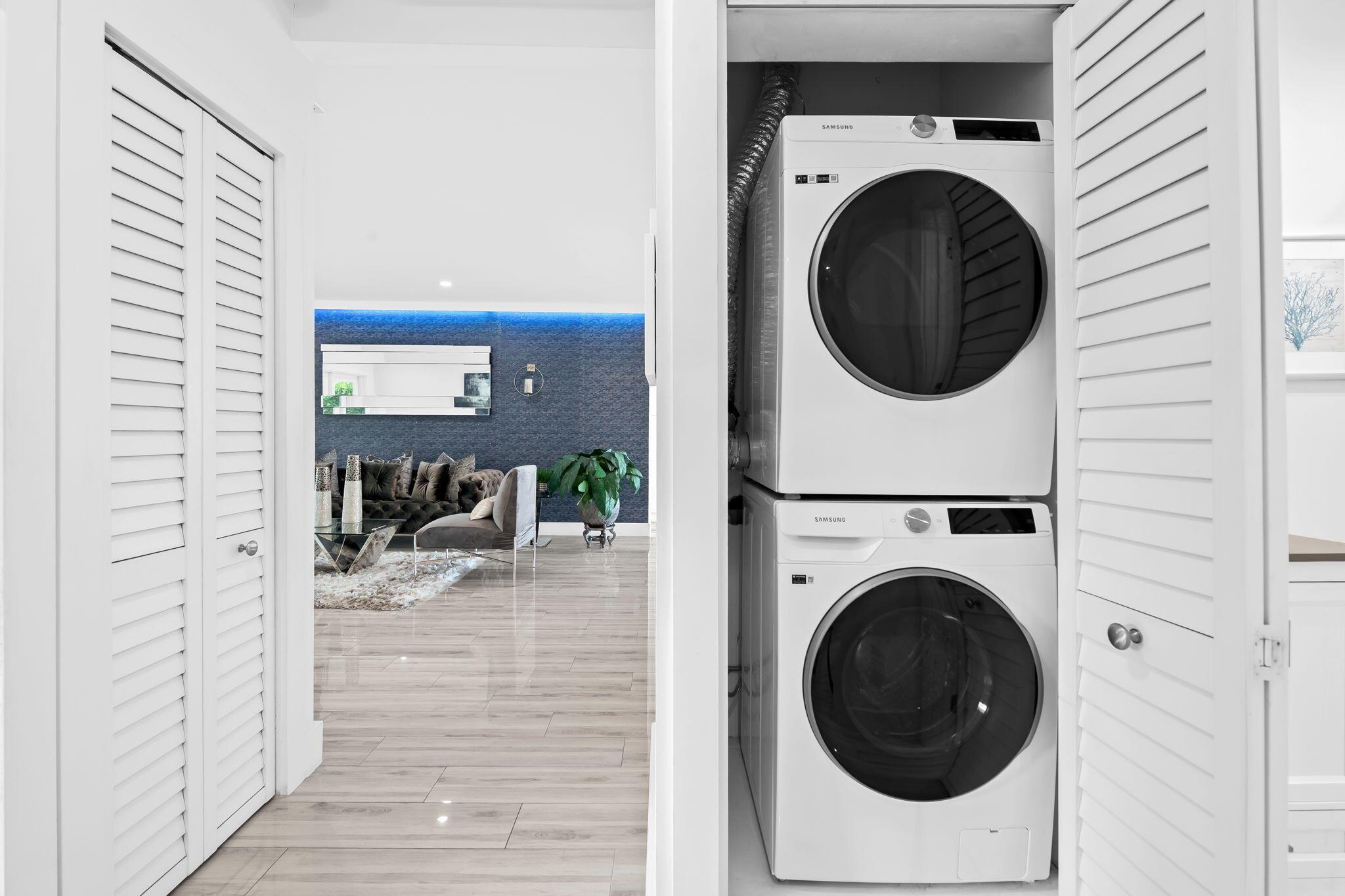 POMPANO ISLES - Residential