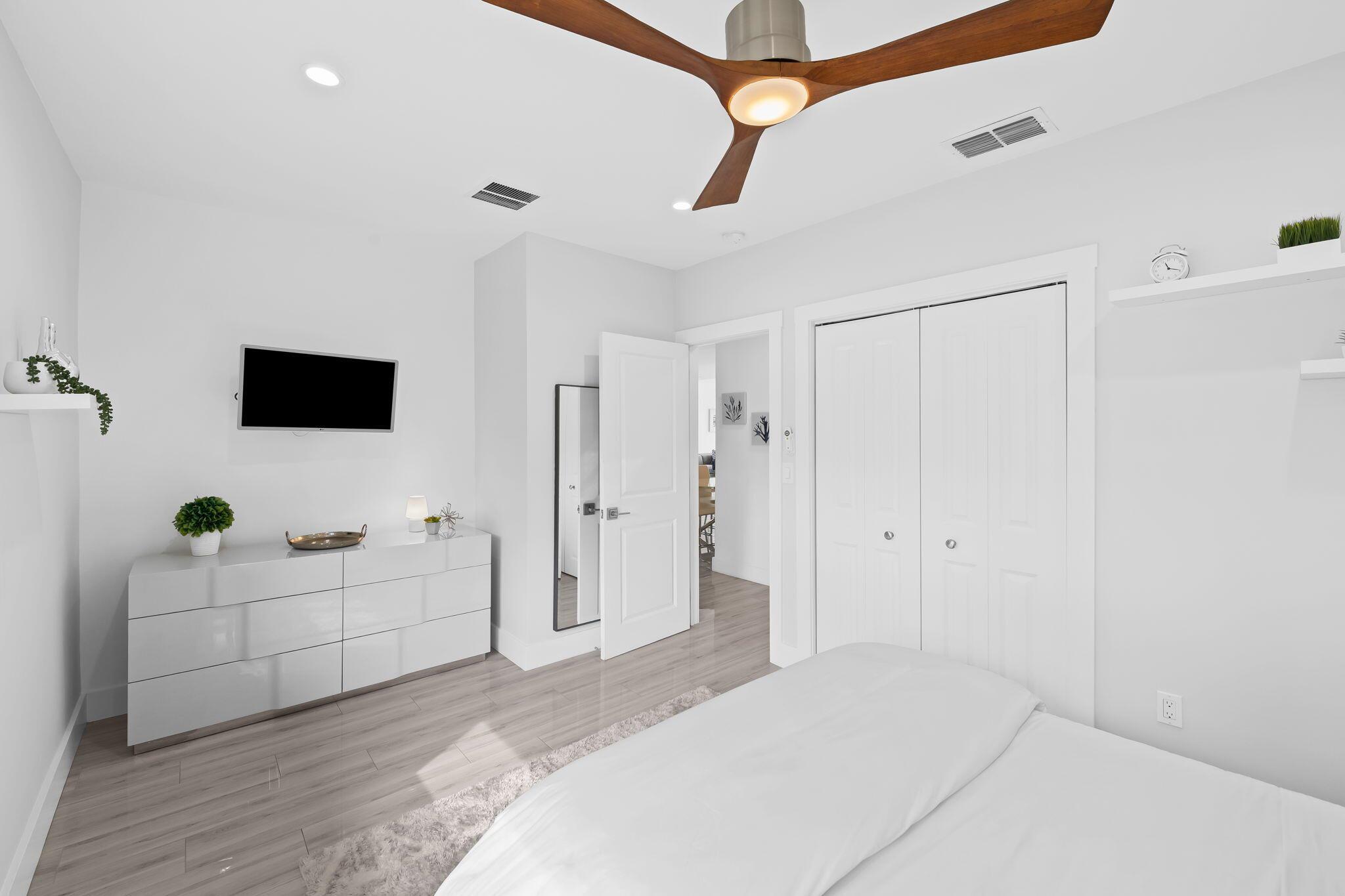 POMPANO ISLES - Residential