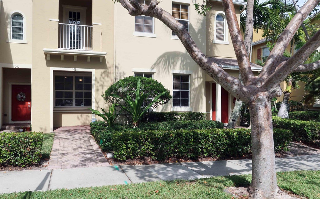Photo of 135 Seagrape Drive #101, Jupiter, FL 33458 (MLS # R10934552)
