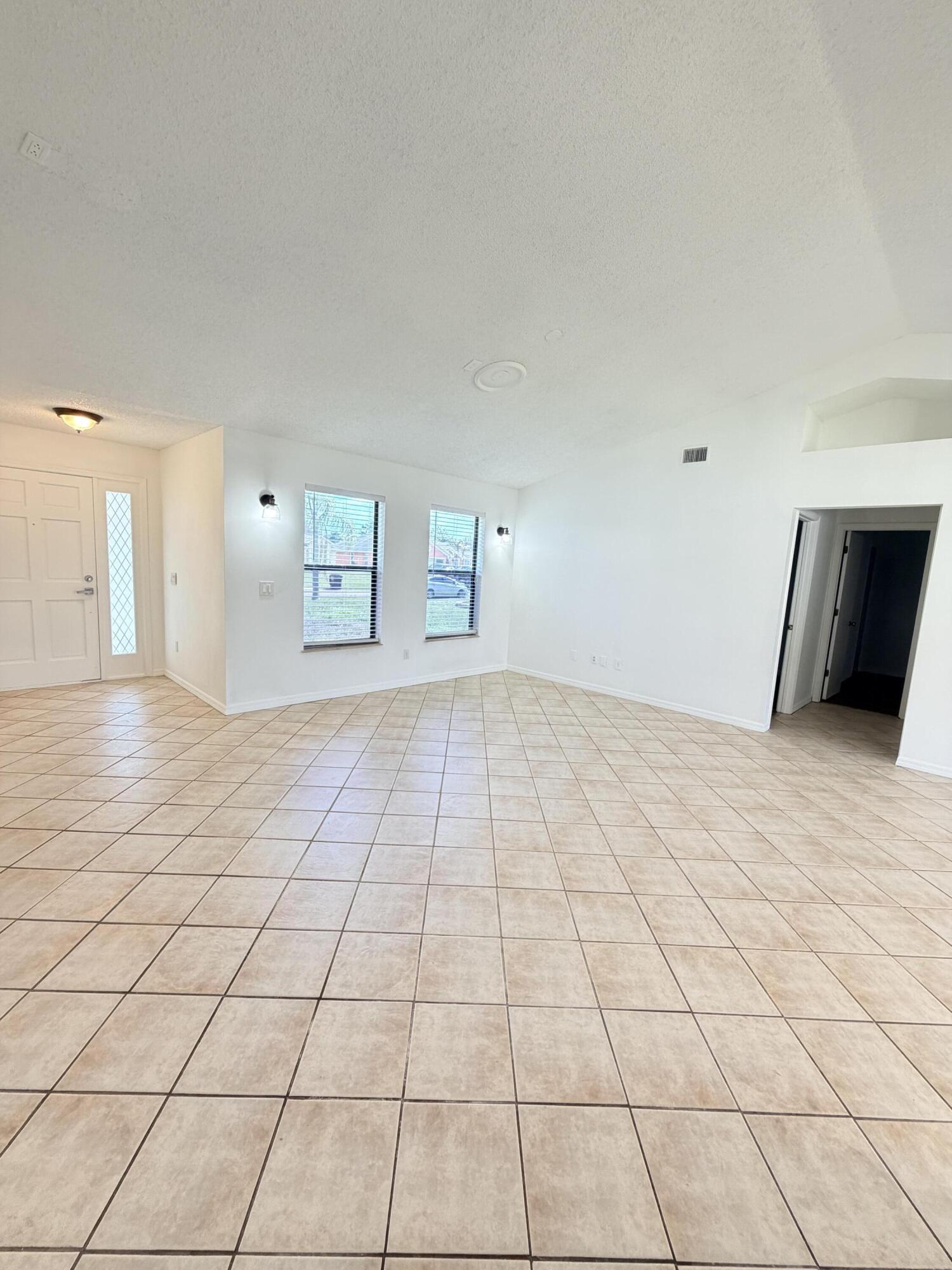 PORT ST LUCIE SECTION 18 - Residential
