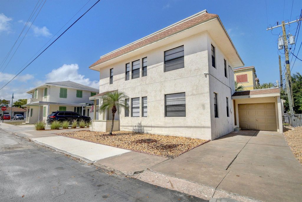 Photo of 312 3rd Avenue S, Lake Worth Beach, FL 33460 (MLS # R11103801)