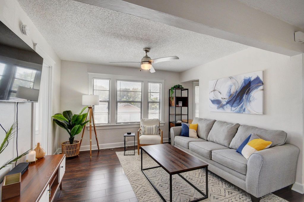 Photo of 312 3rd Avenue S, Lake Worth Beach, FL 33460 (MLS # R11103801)