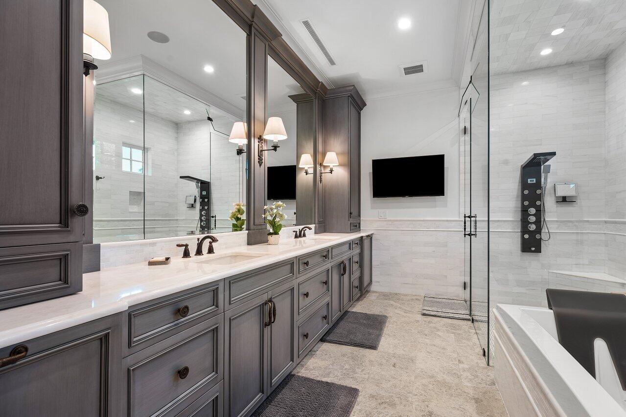 SAILFISH POINT - Residential