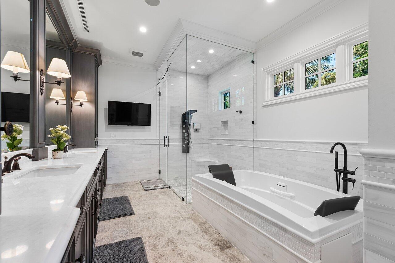 SAILFISH POINT - Residential