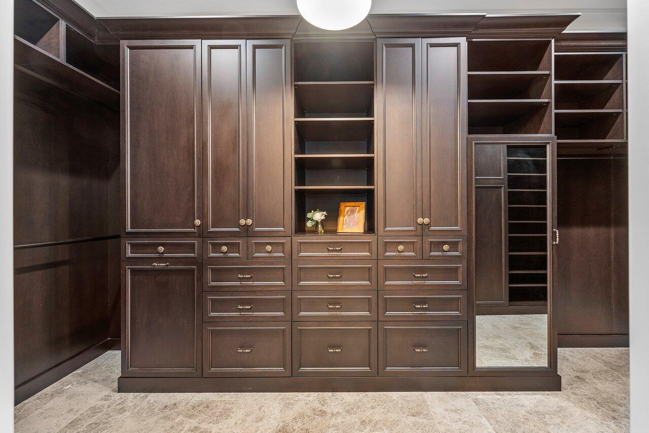 SAILFISH POINT - Residential