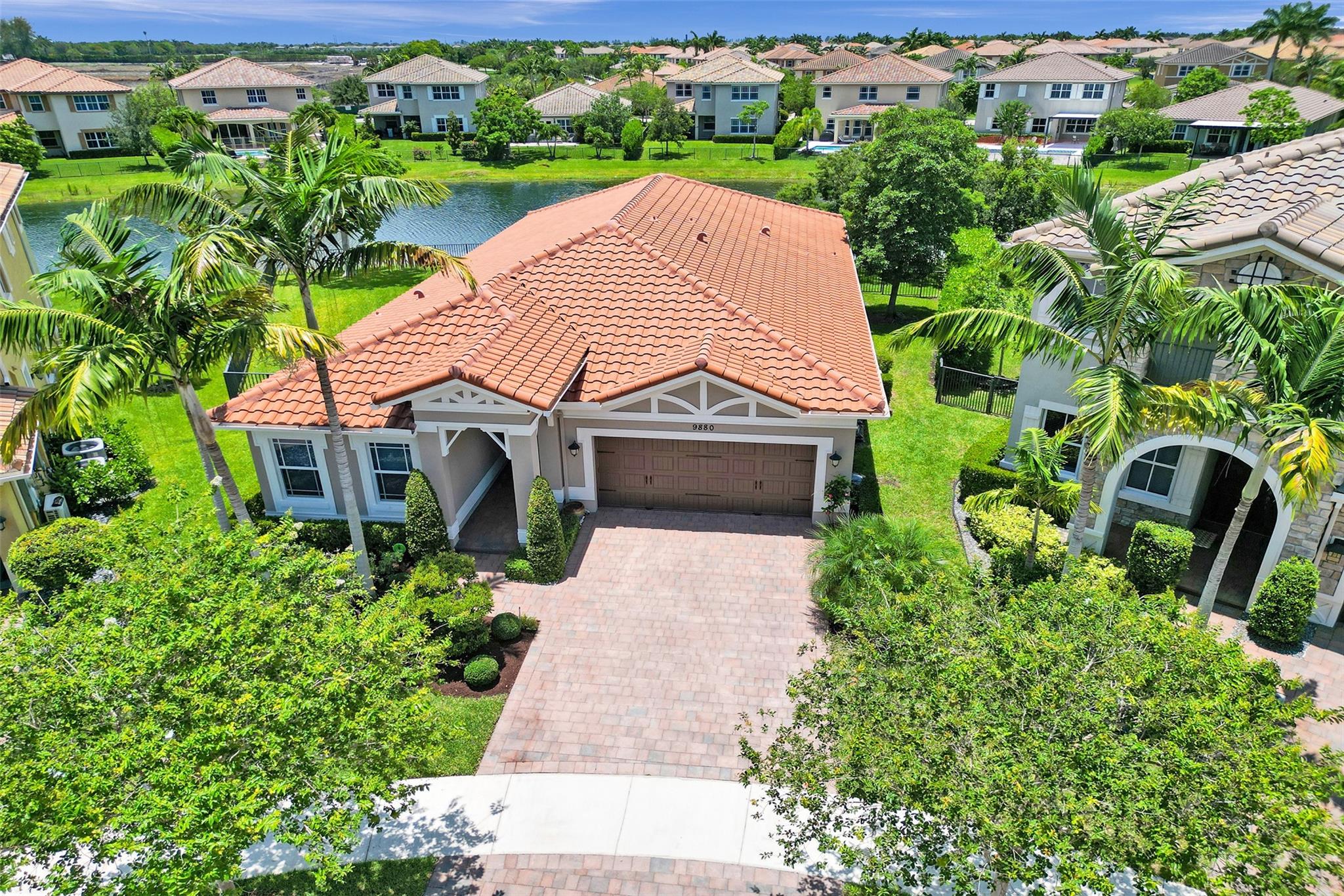 9880 Blue Isle Bay
