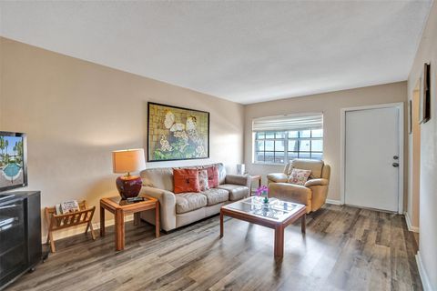 2050 NE 39th St 203s Lighthouse Point FL 33064