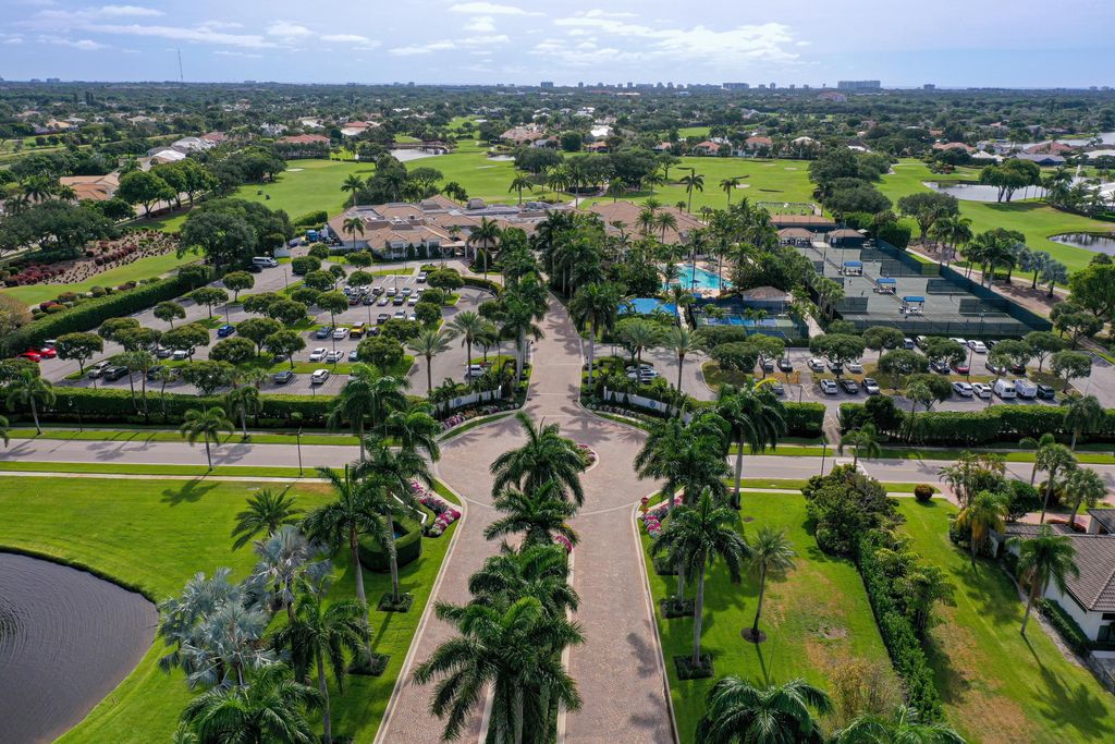 Photo of 4961 Bocaire Boulevard, Boca Raton, FL 33487 (MLS # B26026379)