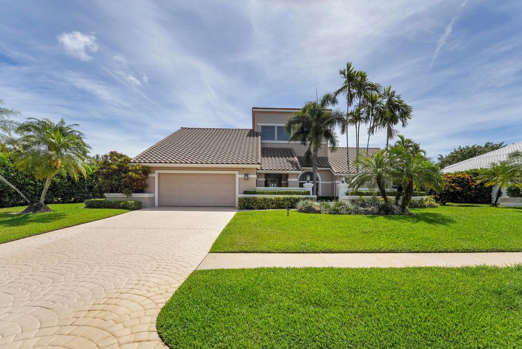 Photo of 4961 Bocaire Boulevard, Boca Raton, FL 33487 (MLS # B26026379)