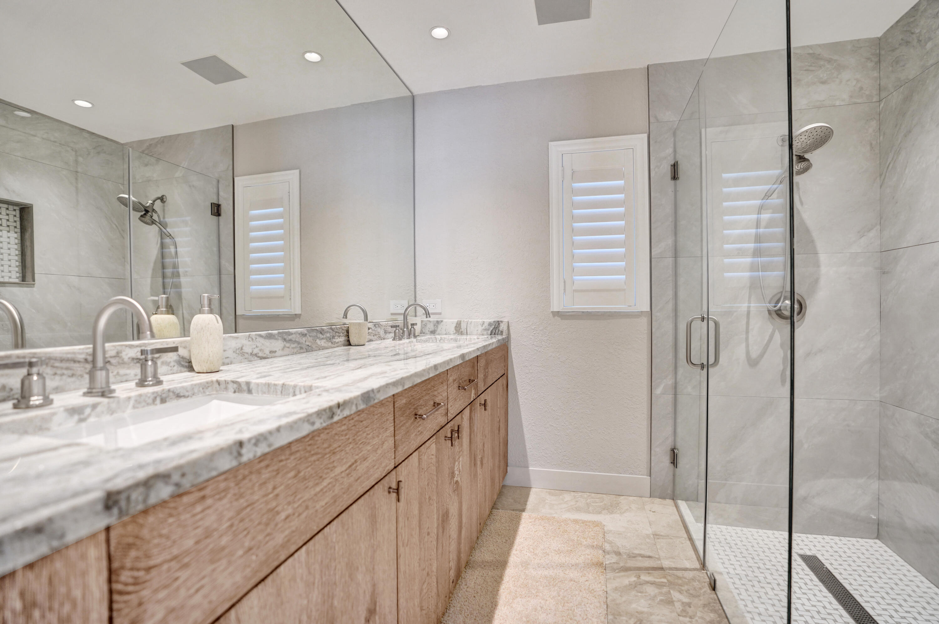 LITTLE HARBOR ON THE HILLSBORO - Residential