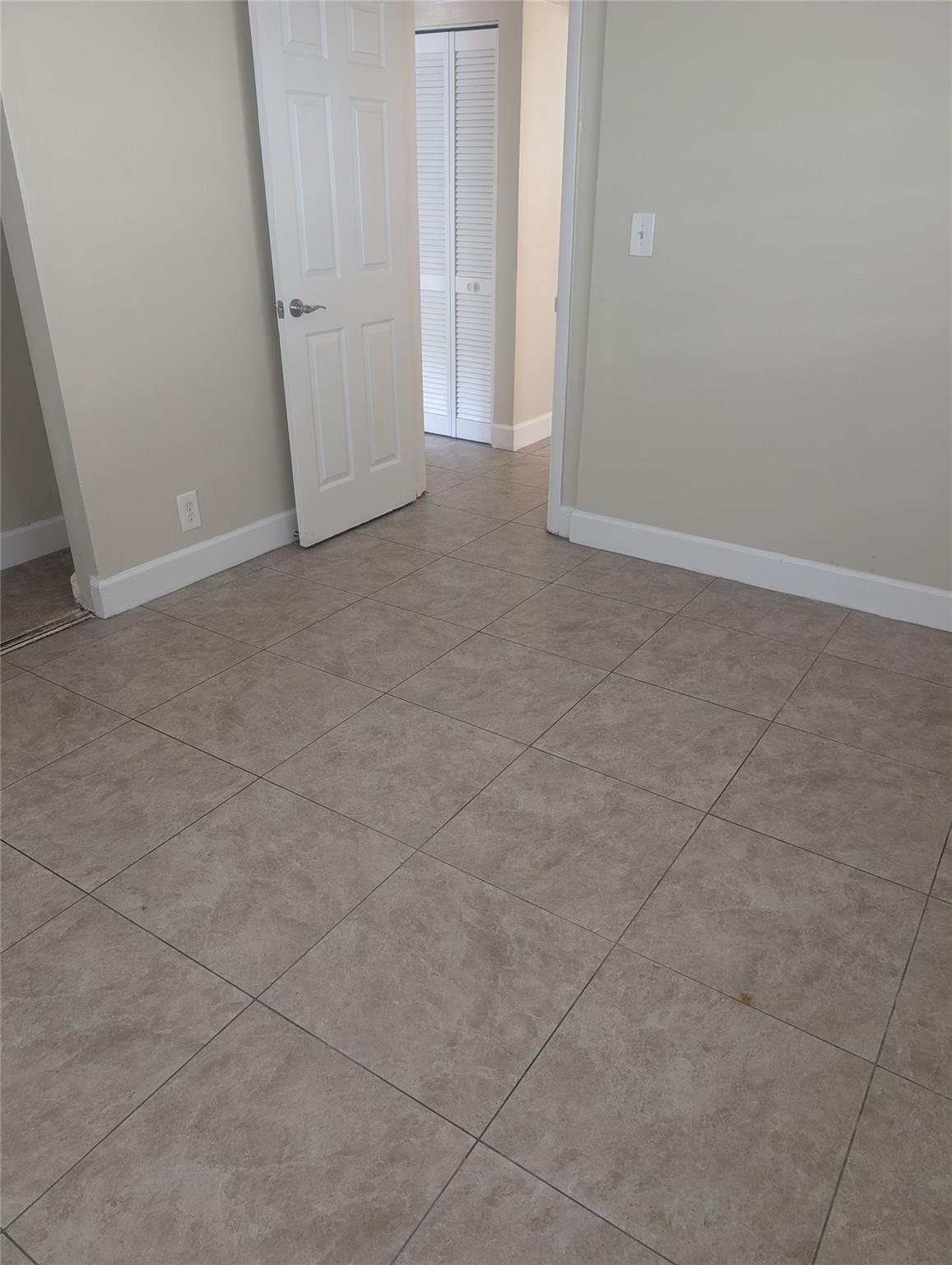 LUSH APARTMENTS - Residential Lease