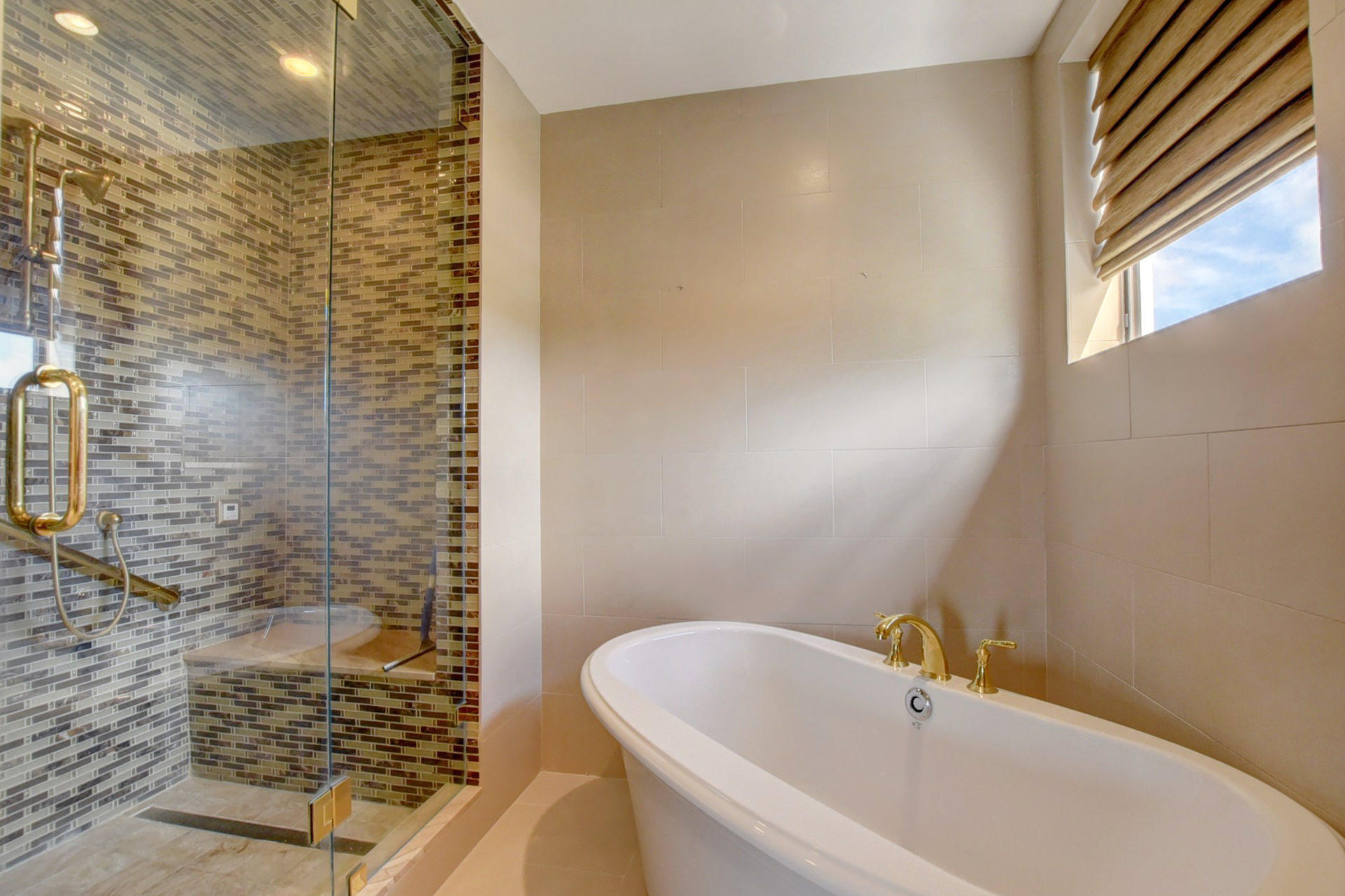 IMPERIAL ROYALE AT BOCA POINTE CONDO - Residential